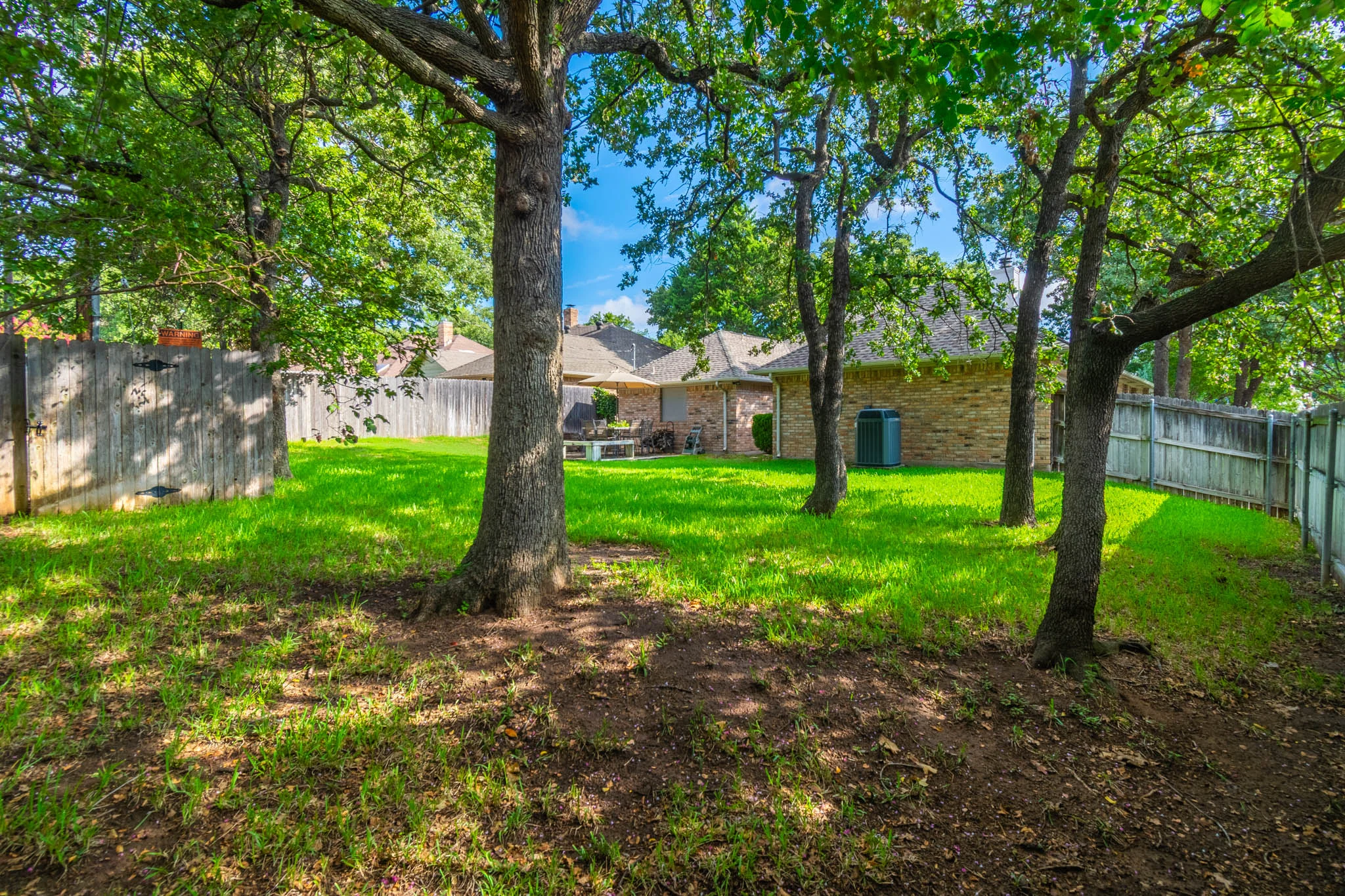 5200BradleyLn_HDR-13.jpg