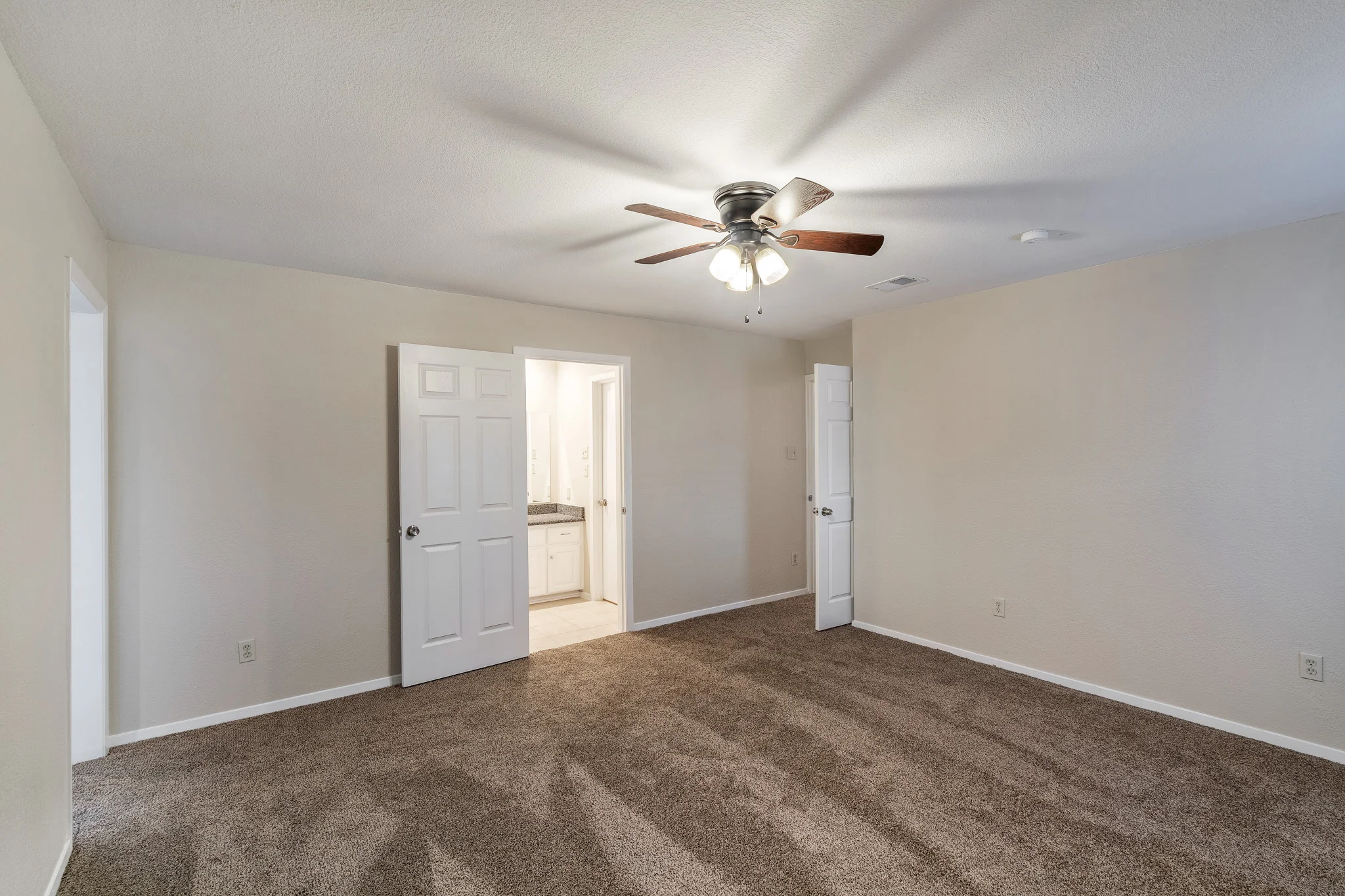 6241 Wheaton 9.jpg