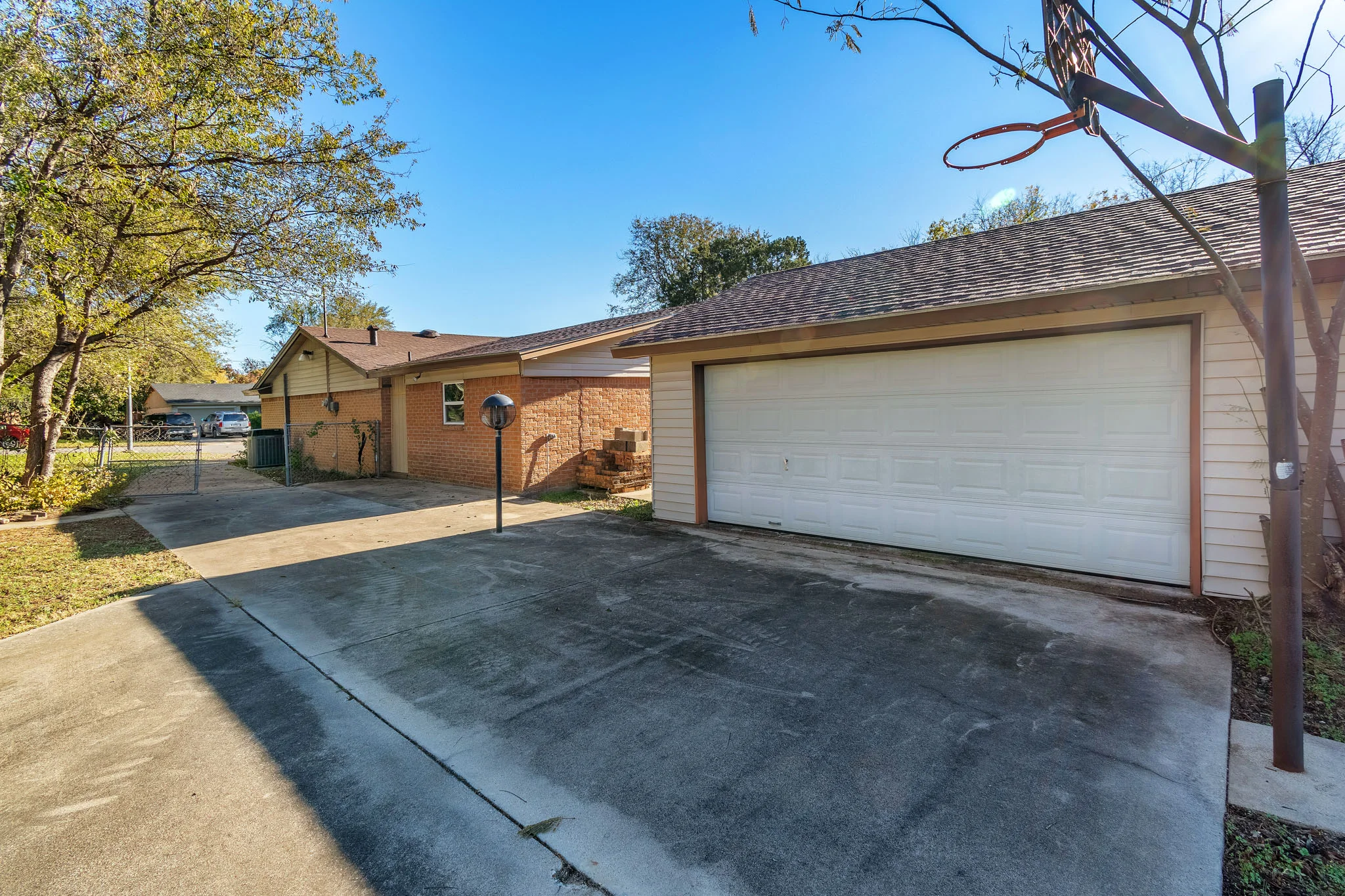 5932WestCrestDr_HDR-48.jpg
