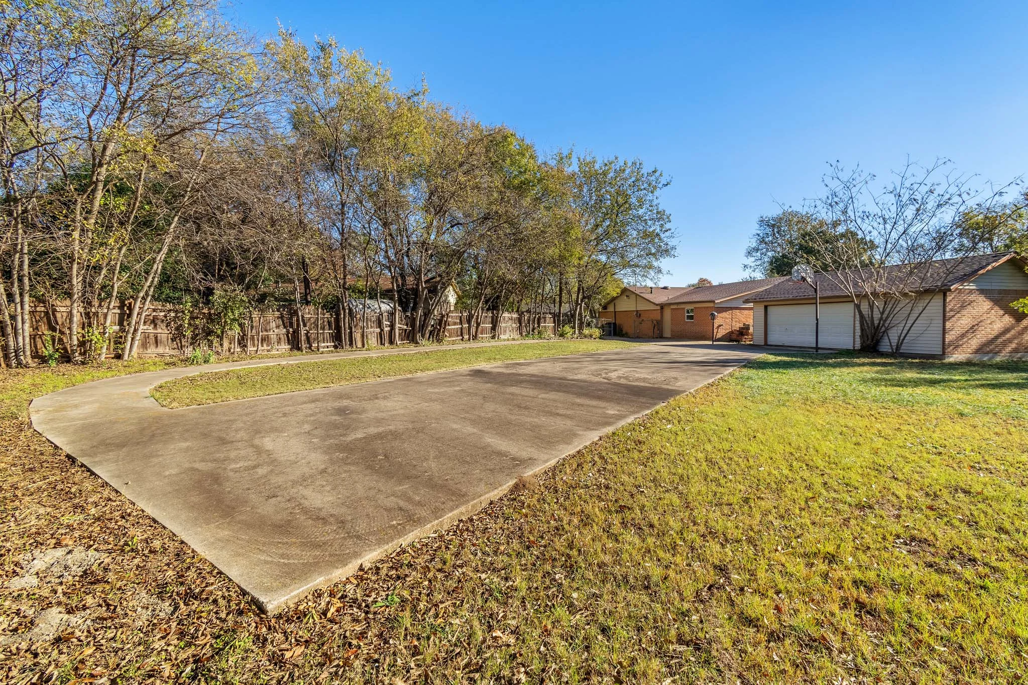 5932WestCrestDr_HDR-50.jpg