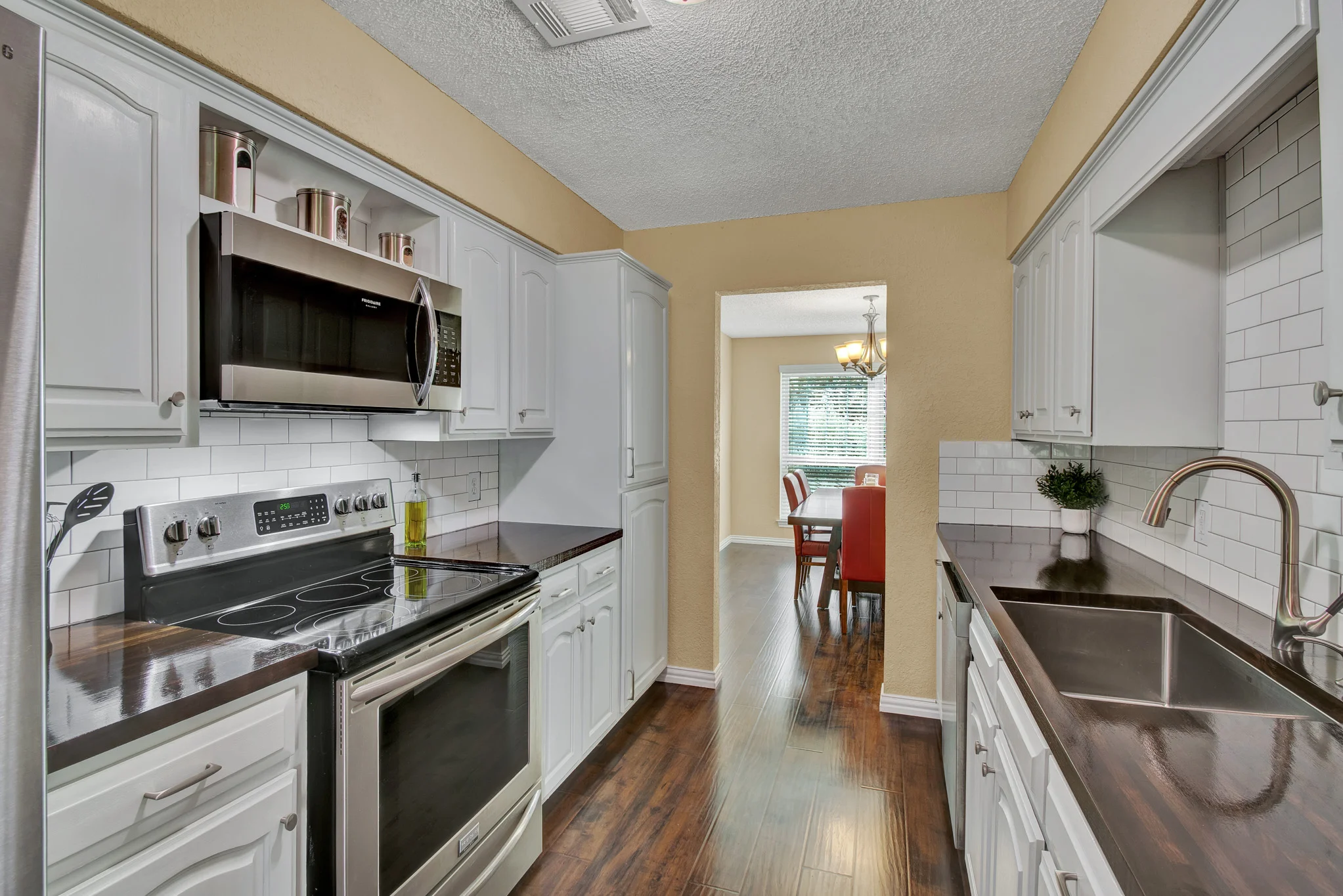 5348 Weddington 6.jpg