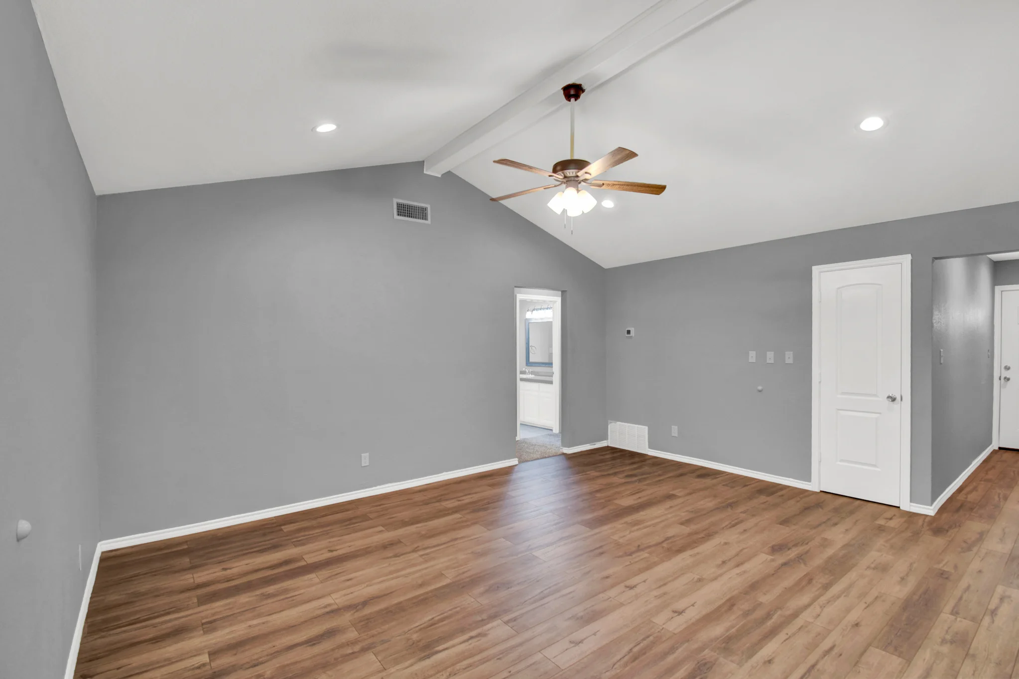 104 NW SuzanneTerrace 5.jpg