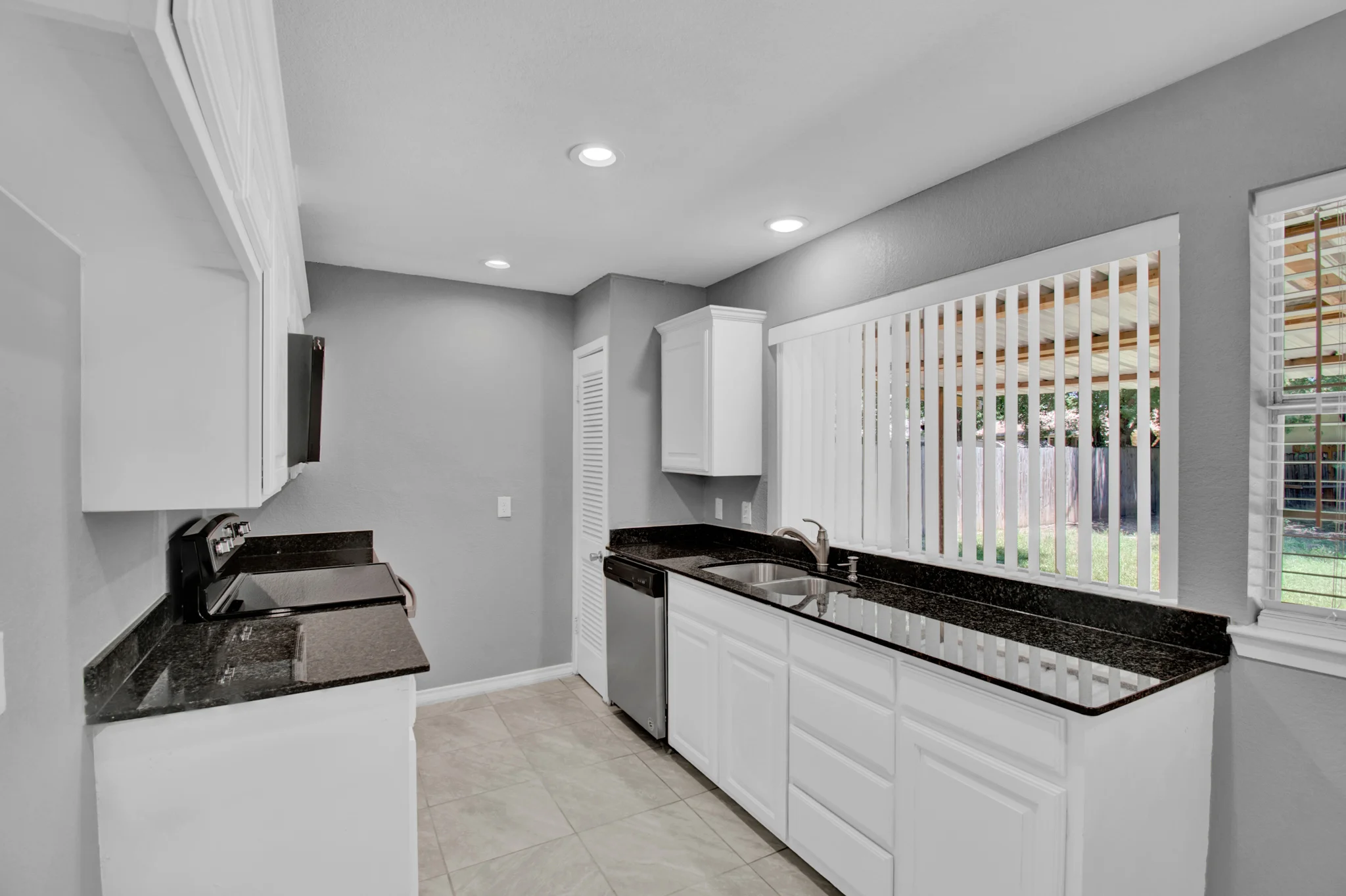 104 NW SuzanneTerrace 8.jpg