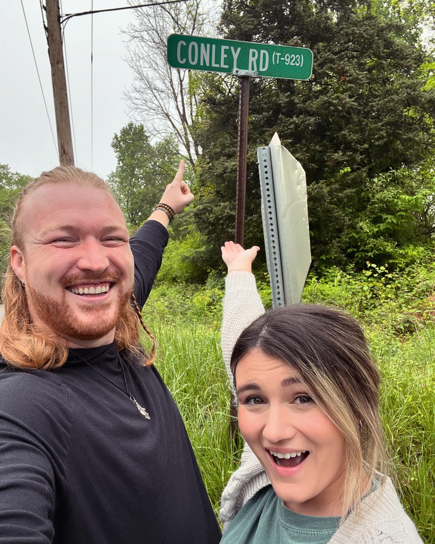Country roads, take me home, to a place&hellip; WHERE I BELONGGGGGG!!!! 

Look what we found in PA!