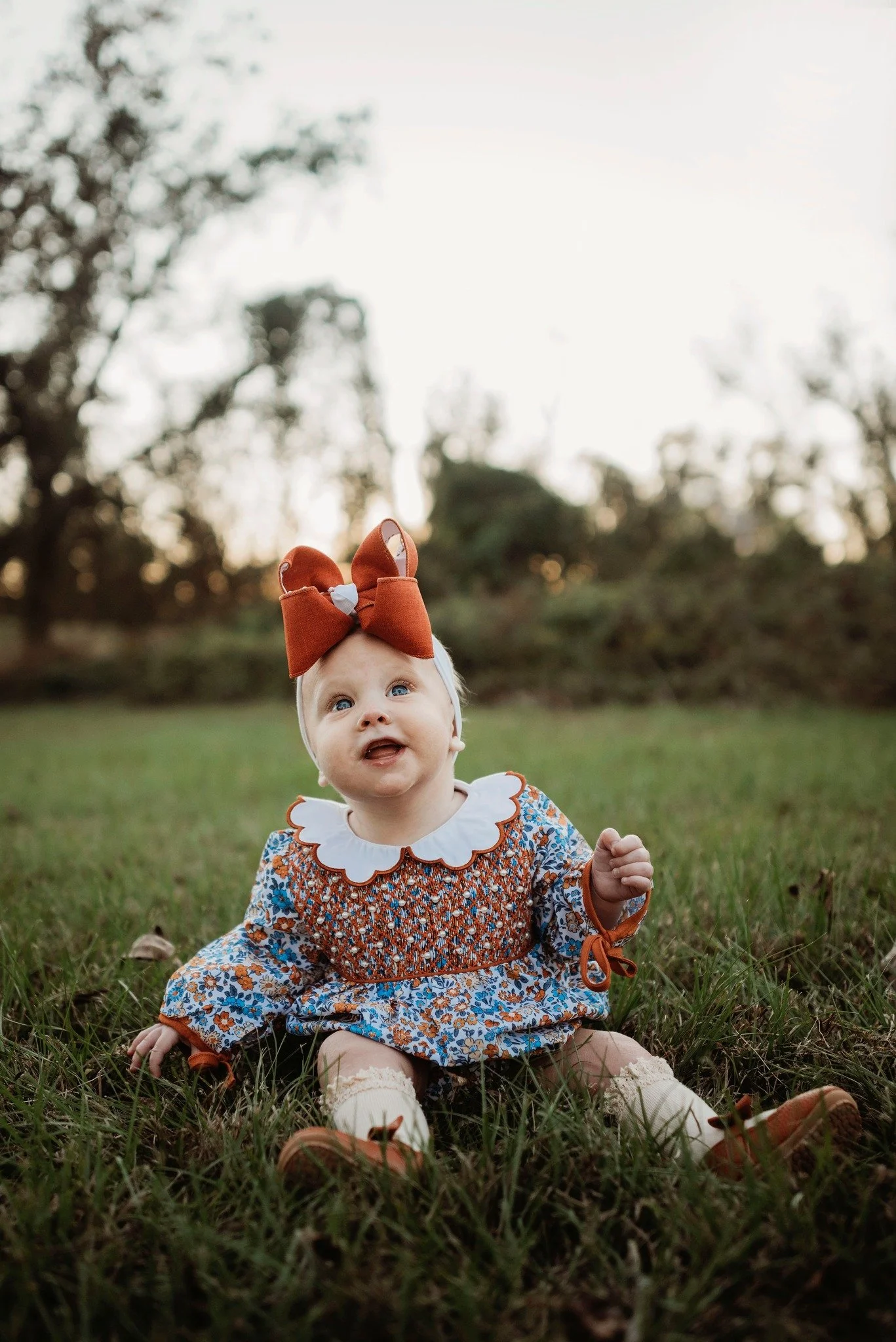 I AM OBSESSED. Don't worry, I will be posting more from this beautiful session. I had to go to work. 🤣

This is your sign to book a family session for next year. If you are interested, get ready for something AMAZING. You might want to sign up for o