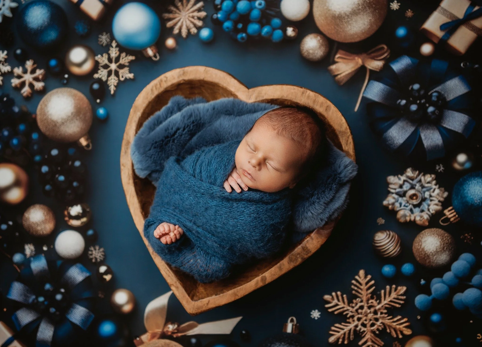 I always do red but I fell in love with this blue. 🥹

www.kristinabanksphotography.org