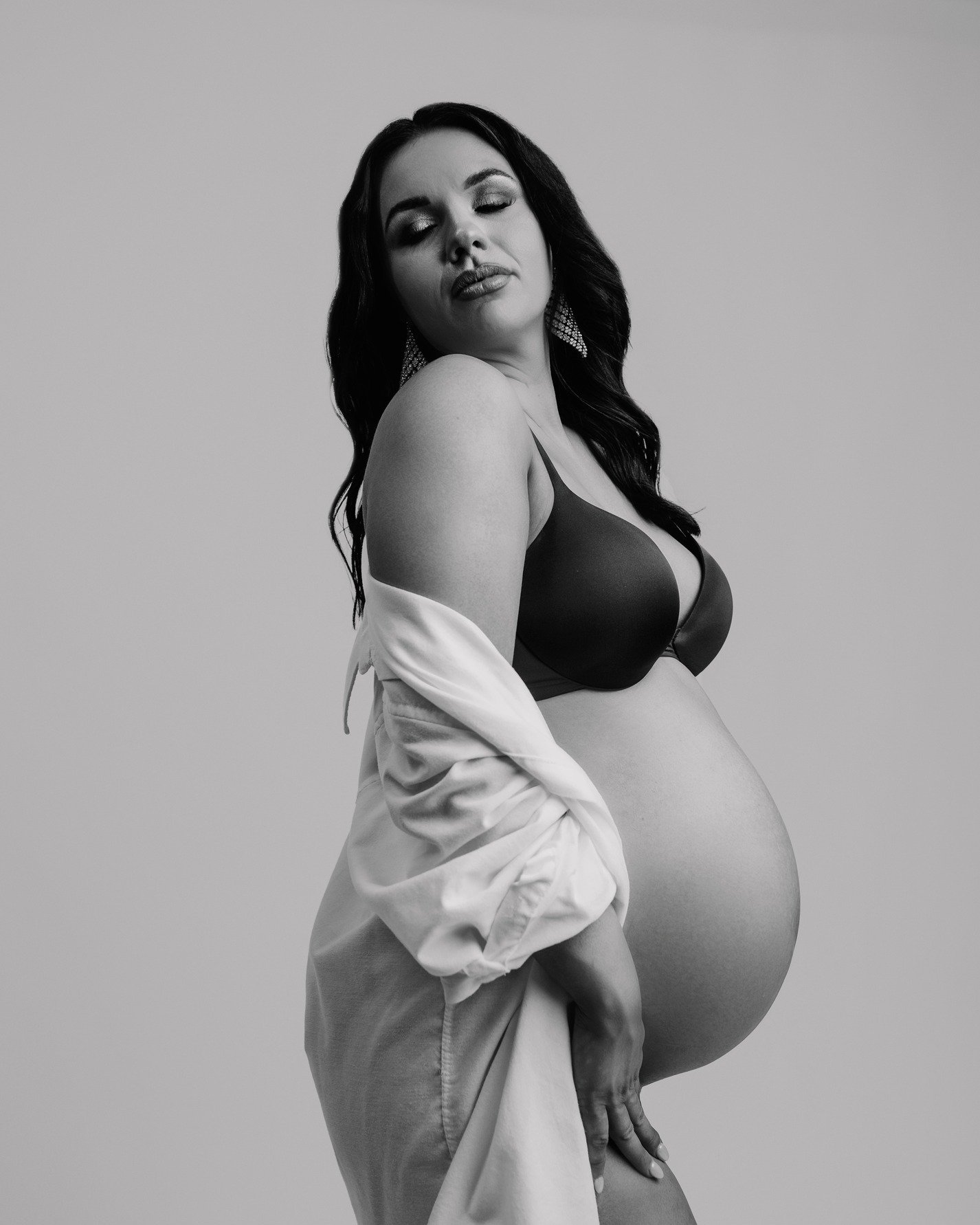 AHHH. These were perfect to test my NEW STUDIO SET. 

It also includes my FAVORITE B/W ACTIONS. 😍

https://www.kristinabanksphotography.org/forphotographers/new-studio-set