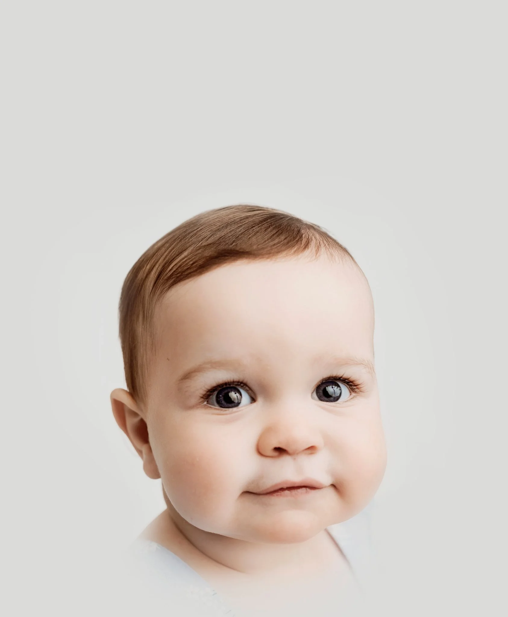 If you are interested in the CUTEST heirloom portraits, I am doing some in April. Specifically for heirlooms and detail shots. If you already booked a milestone for this year, don't worry we will do these as well. I know several have asked. 🥹

Email