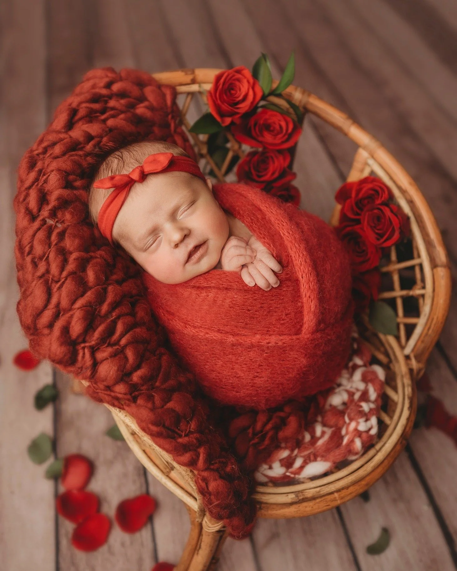 Just wanted to share an old photograph for Valentine's Day that I still adore. 😍

www.kristinabanksphotography.org