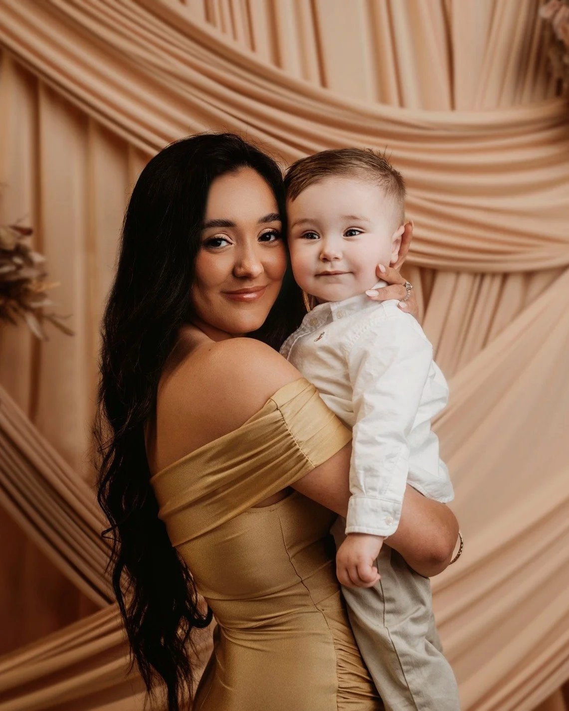 I OPENED MORE SPOTS. This is it! So excited to see everyone. 🥹

https://www.kristinabanksphotography.org/mommy-and-me