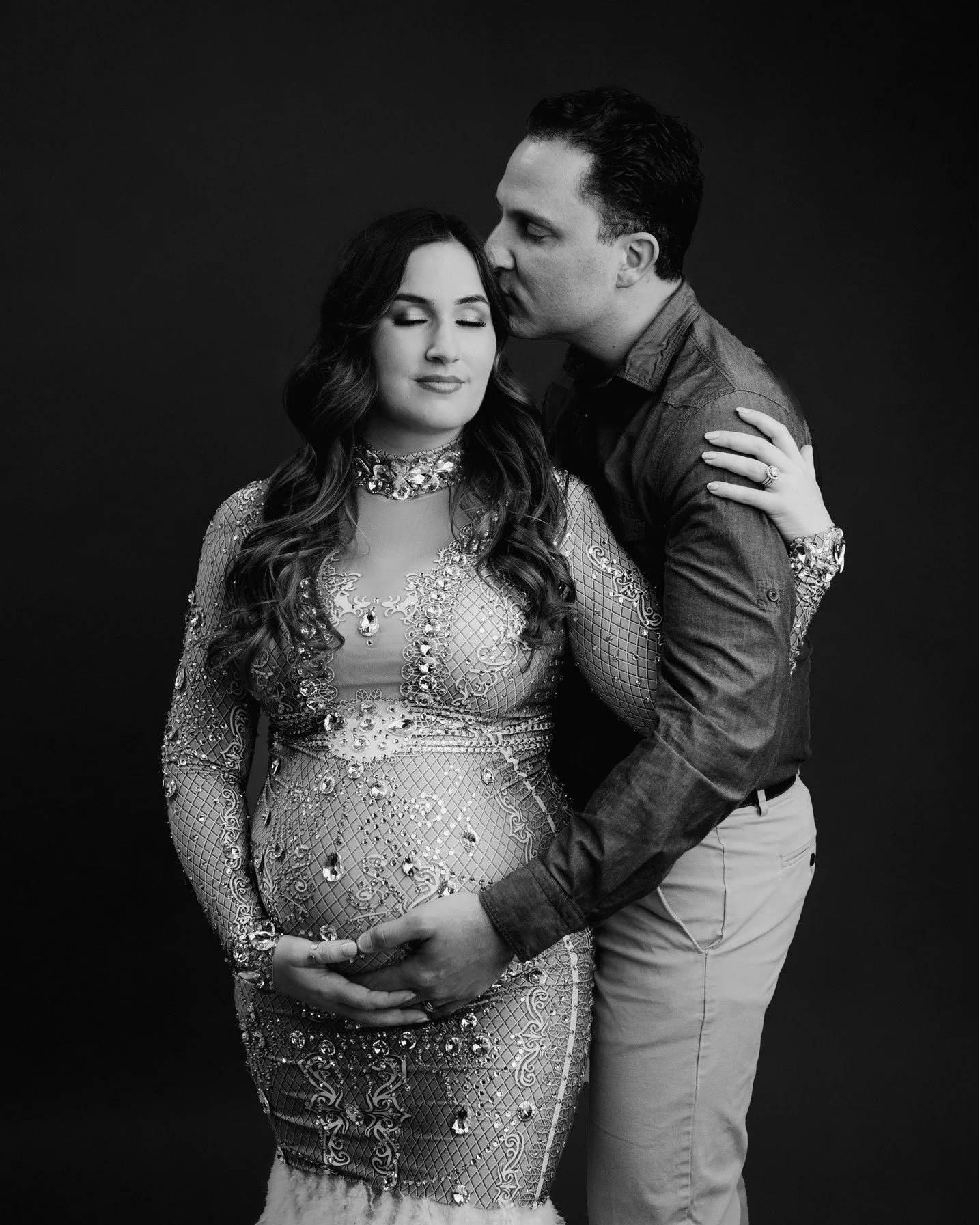 I always look at my maternity sessions and think, "dang I wish I got photographs like these with my daughter." 🥹

Just a reminder we are booking into the fall for maternity. Most clients book in advance to ensure availability. This week, t