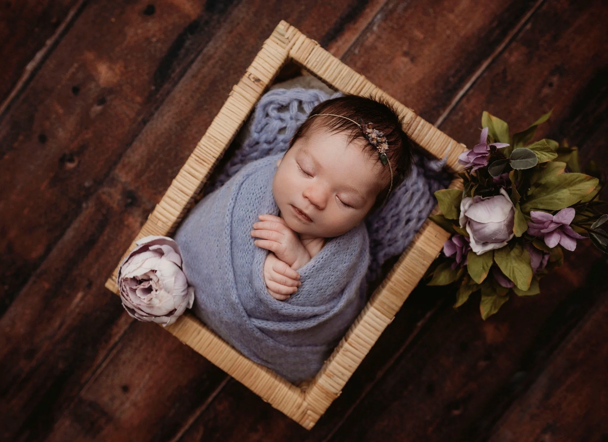 I usually LOVE simple set ups. Which this is but when mom wants flowers, it's the sweetest. I am honestly starting to LOVE purple more than pink for girls. ❤

www.kristinabanksphotography.org