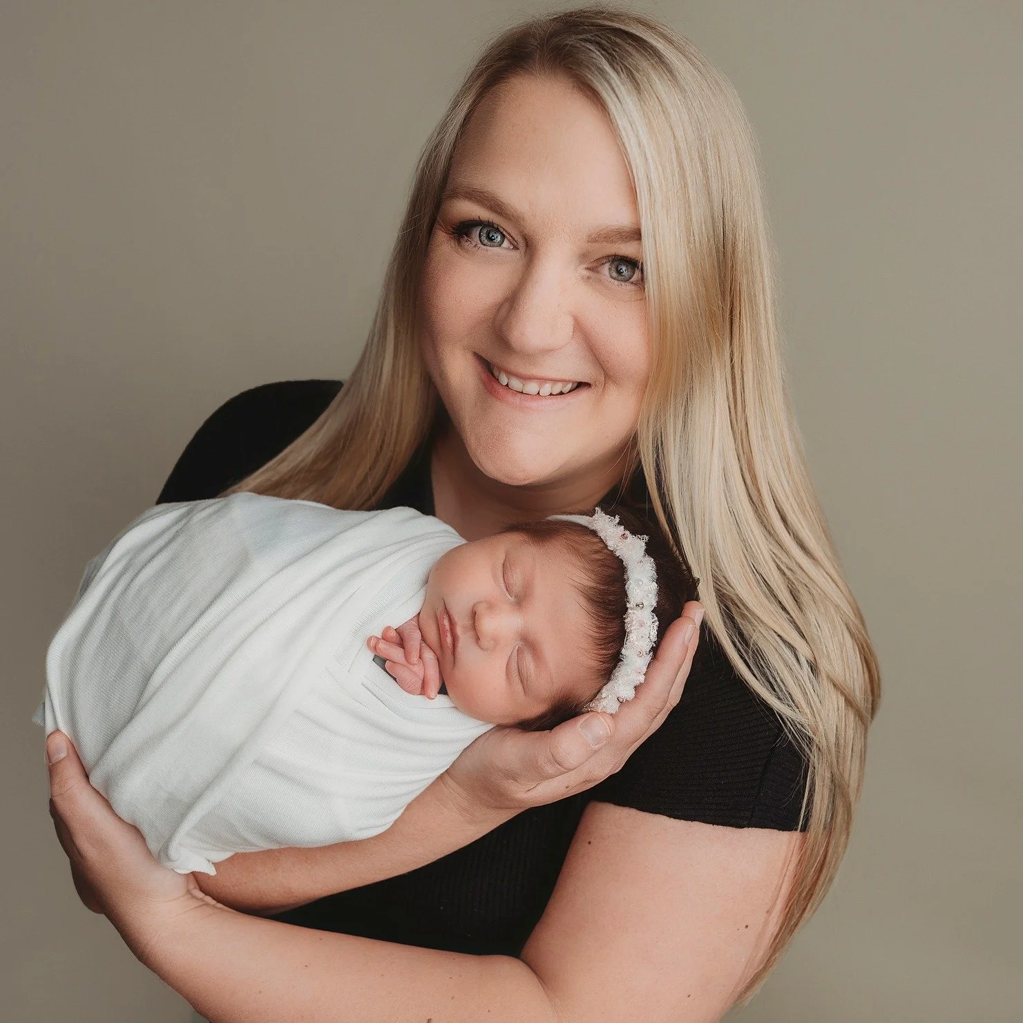 I have this video in my group. I also go over the gallery and give tips. If you're interested, comment link. I will message you. 

www.kristinabanksphotography.org