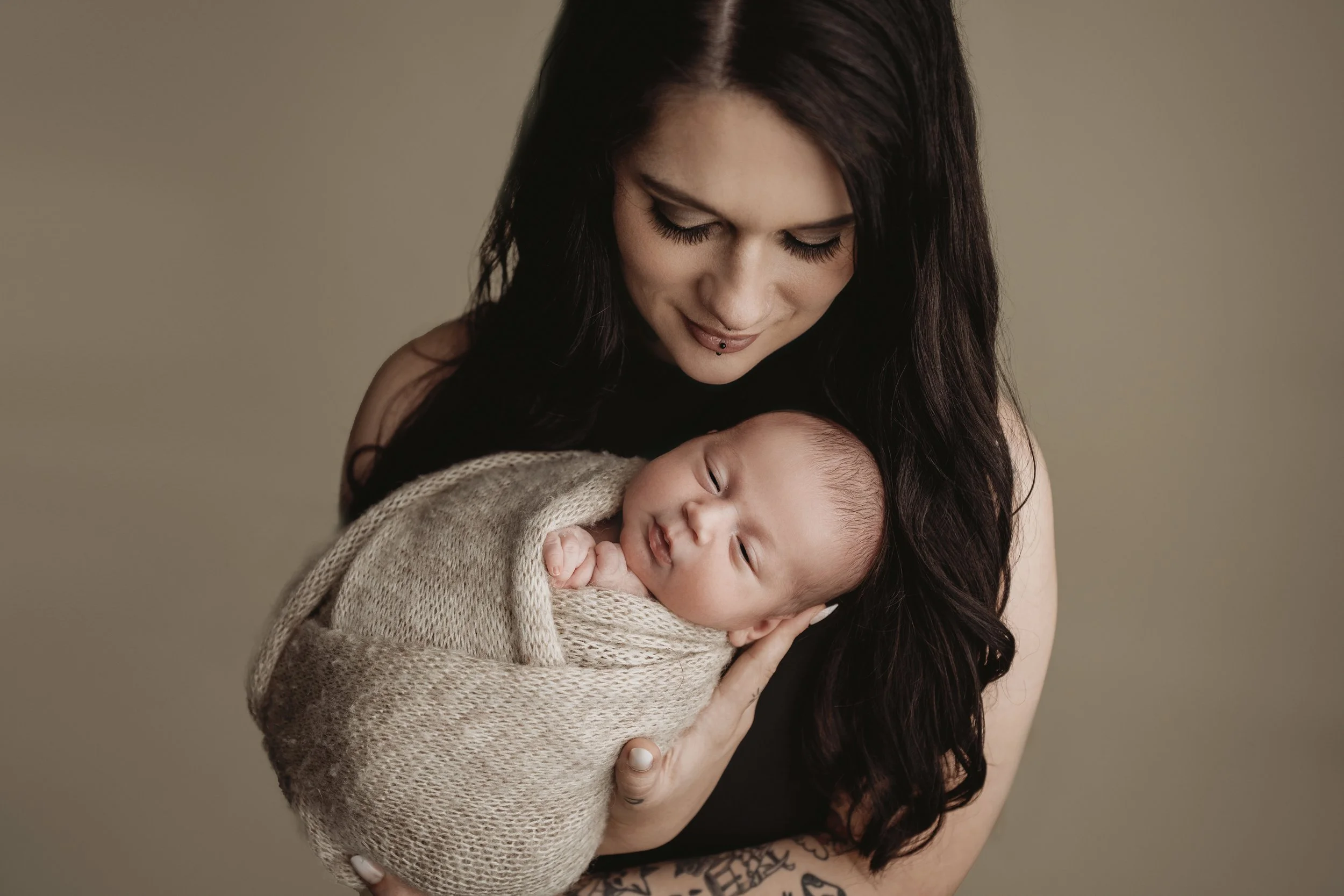 Bossier City, Louisiana Newborn Photographer | Makeup and Hair For Your Newborn Session