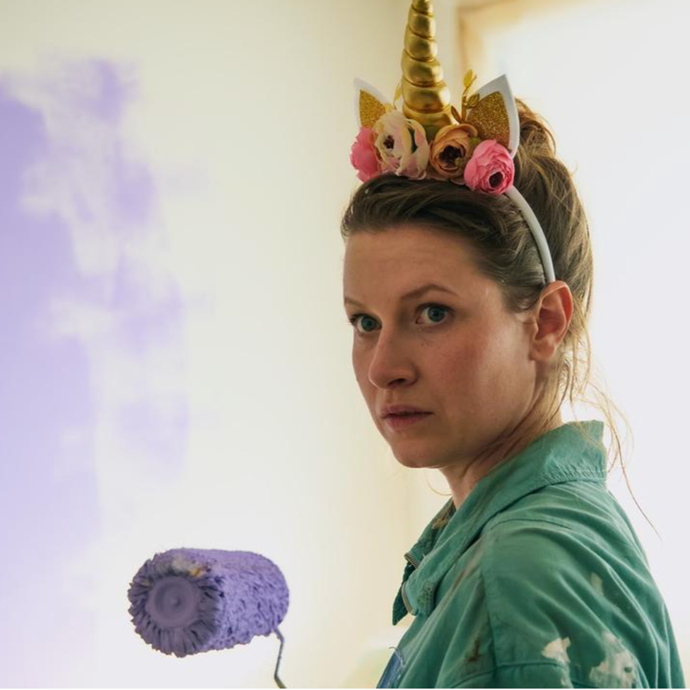      

 
   Schrille Nacht 2 - mit Golden Girls Films. Episodenfilm. Regie von Episode 6 “Künstliche Freundschaft”    https://tv.orf.at/program/orf1/schrillena340.html   Es gibt  ein Ausstrahlungsdatum für die neuen  Folgen von SCHRILLE NACHT 2  am 2