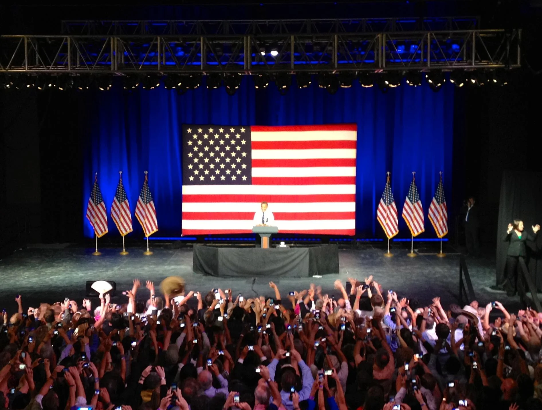 full stage obama.jpeg