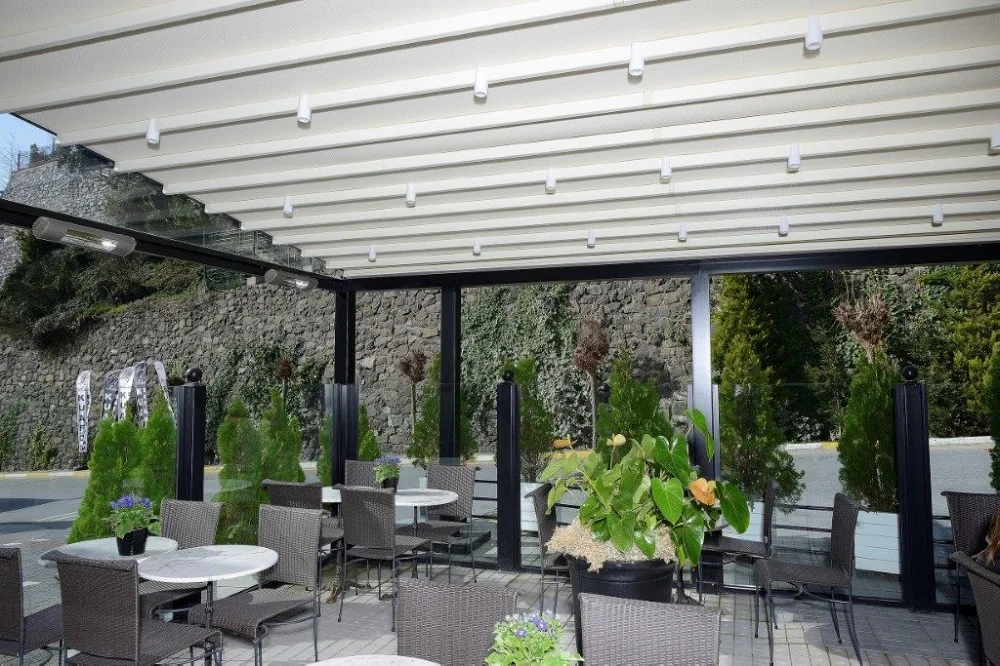 pergola-awning-restaurant-clock-outdoor-terrace-inside.jpg