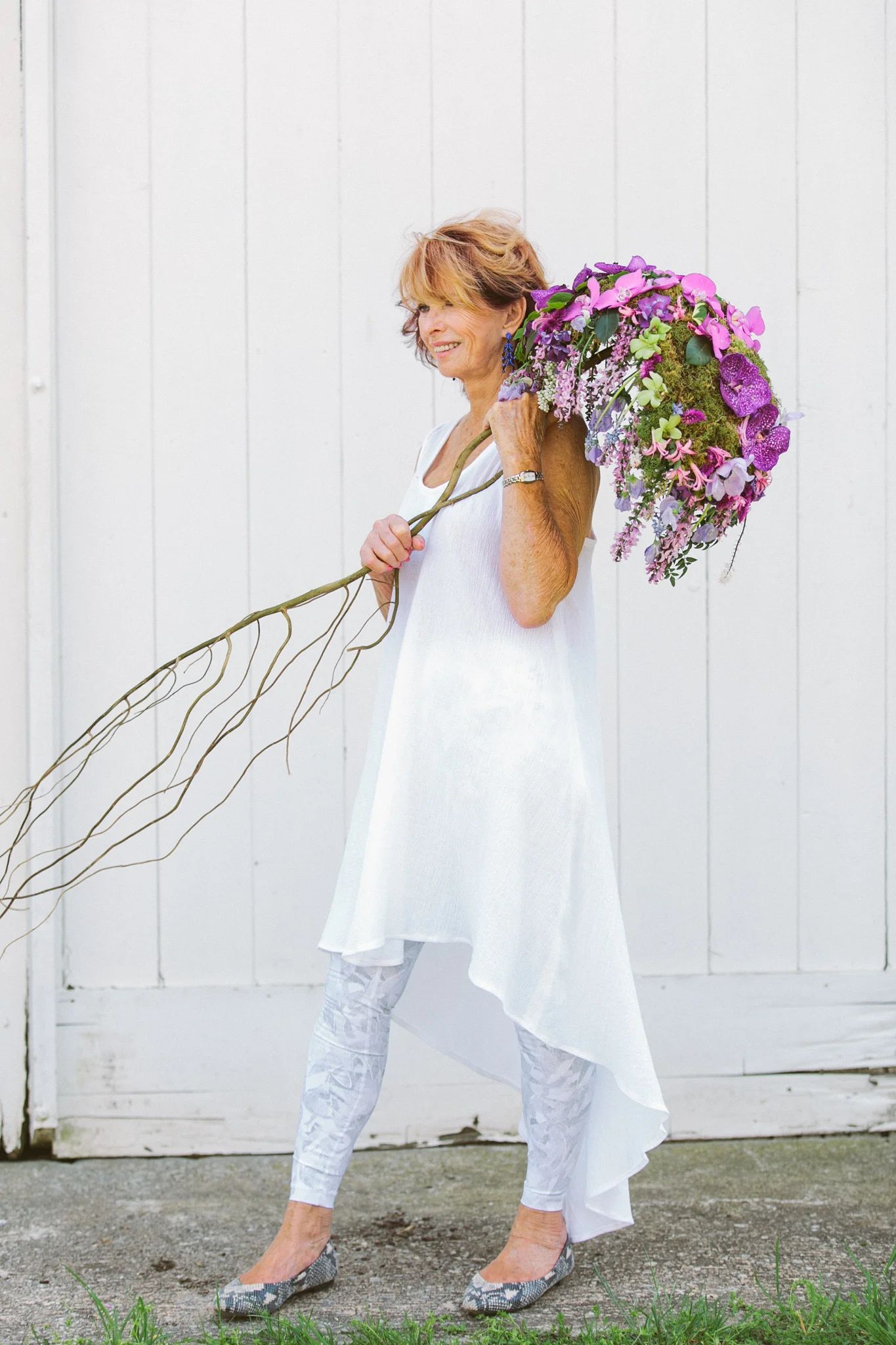 Cathy Seeliger of Roses & Rice in East Quogue, NY made this incredible parasol. I don’t know how she did it, but I love it!
