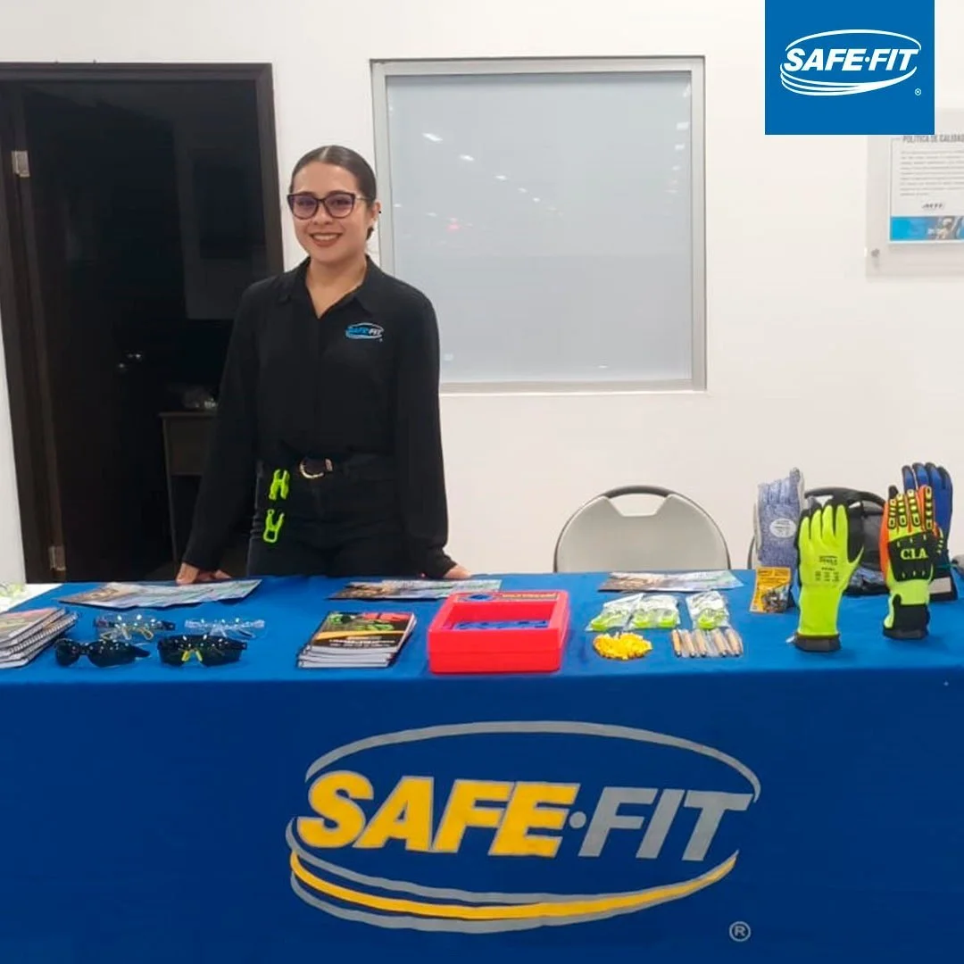 🔸 &iexcl;Octubre estuvo lleno de acci&oacute;n y seguridad! 🔸
Durante este mes participamos en diversas ferias de seguridad industrial en plantas como Safran, Magna, Pilkington, Trisa, entre otras apoyando a nuestros socios y colaboradores 💪

Comp