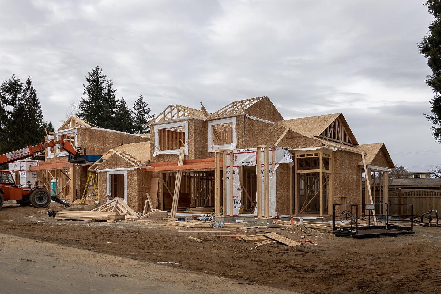 Our Beach + Fourth QB townhome listings are getting trusses this week and windows next week. One sale pending and one remains available. Contact our Realtors for details 250-240-7584.