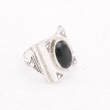ring-square-onyx.jpg