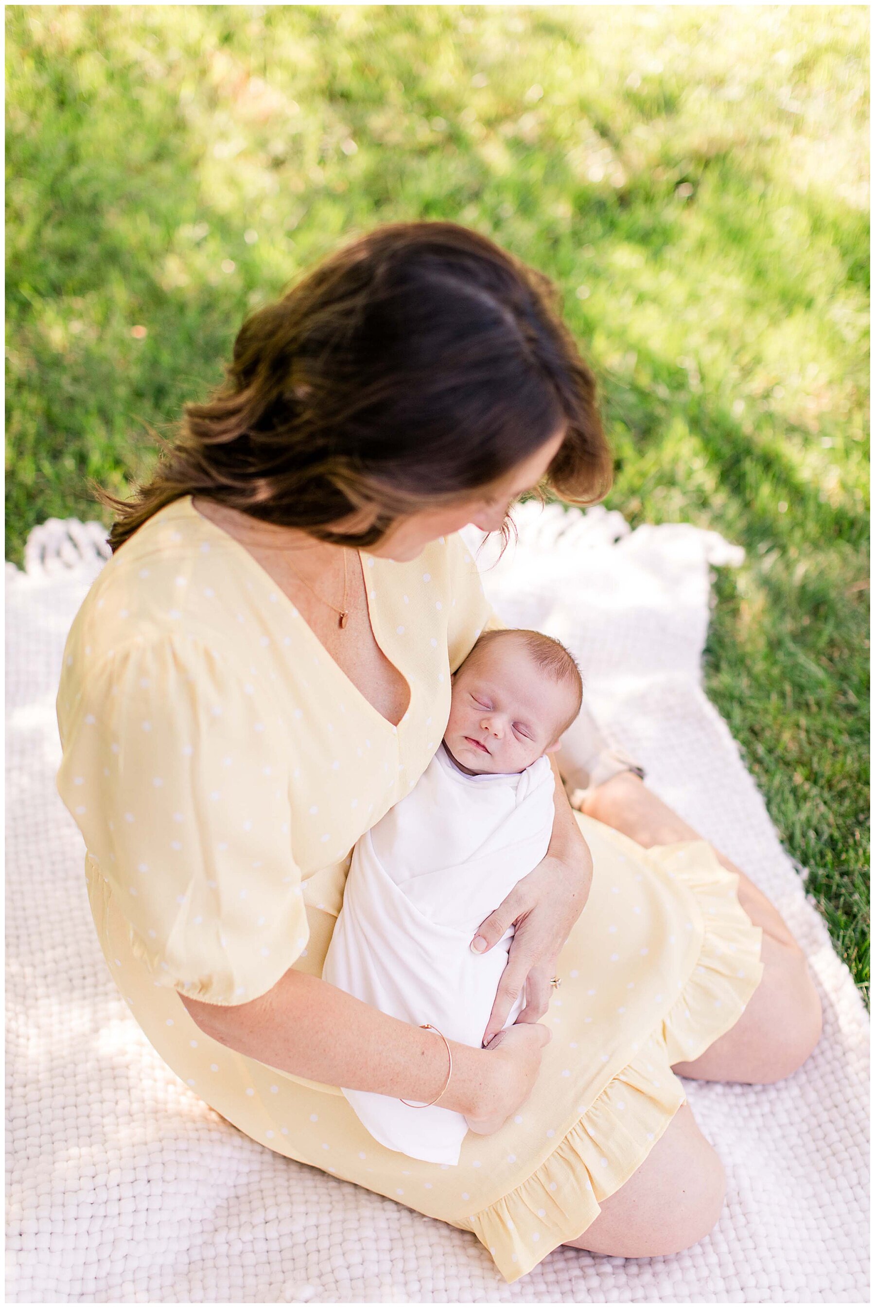 Outdoor Newborn Session_0010.jpg