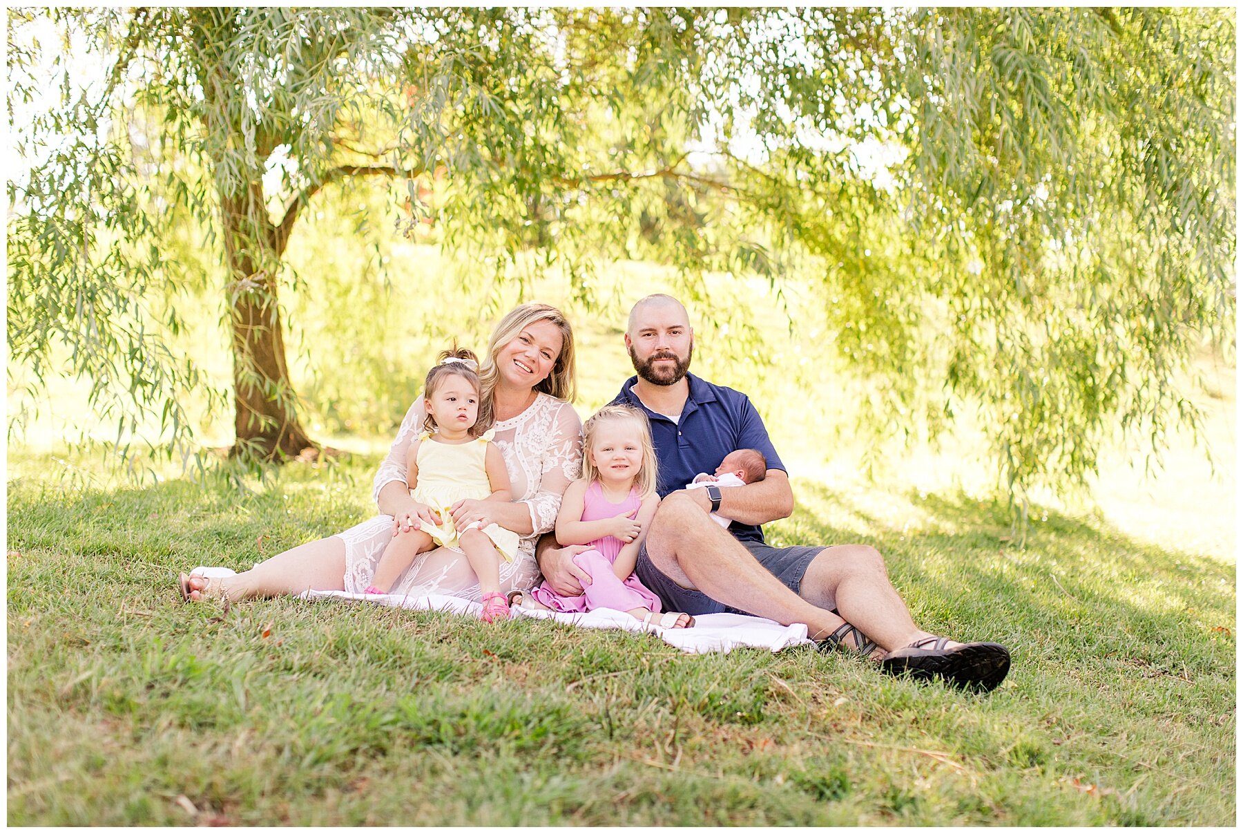 Outdoor Newborn Session_0030.jpg