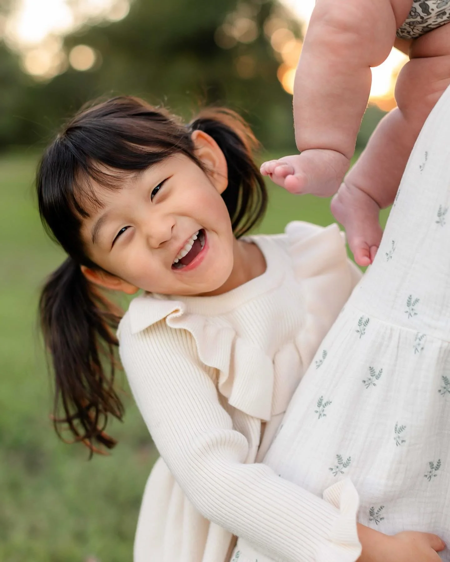 So honored to take pictures for this fellow photographer! How adorable are these girls!?!