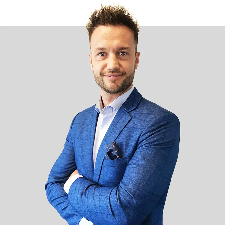 Lars - 2.jpg
