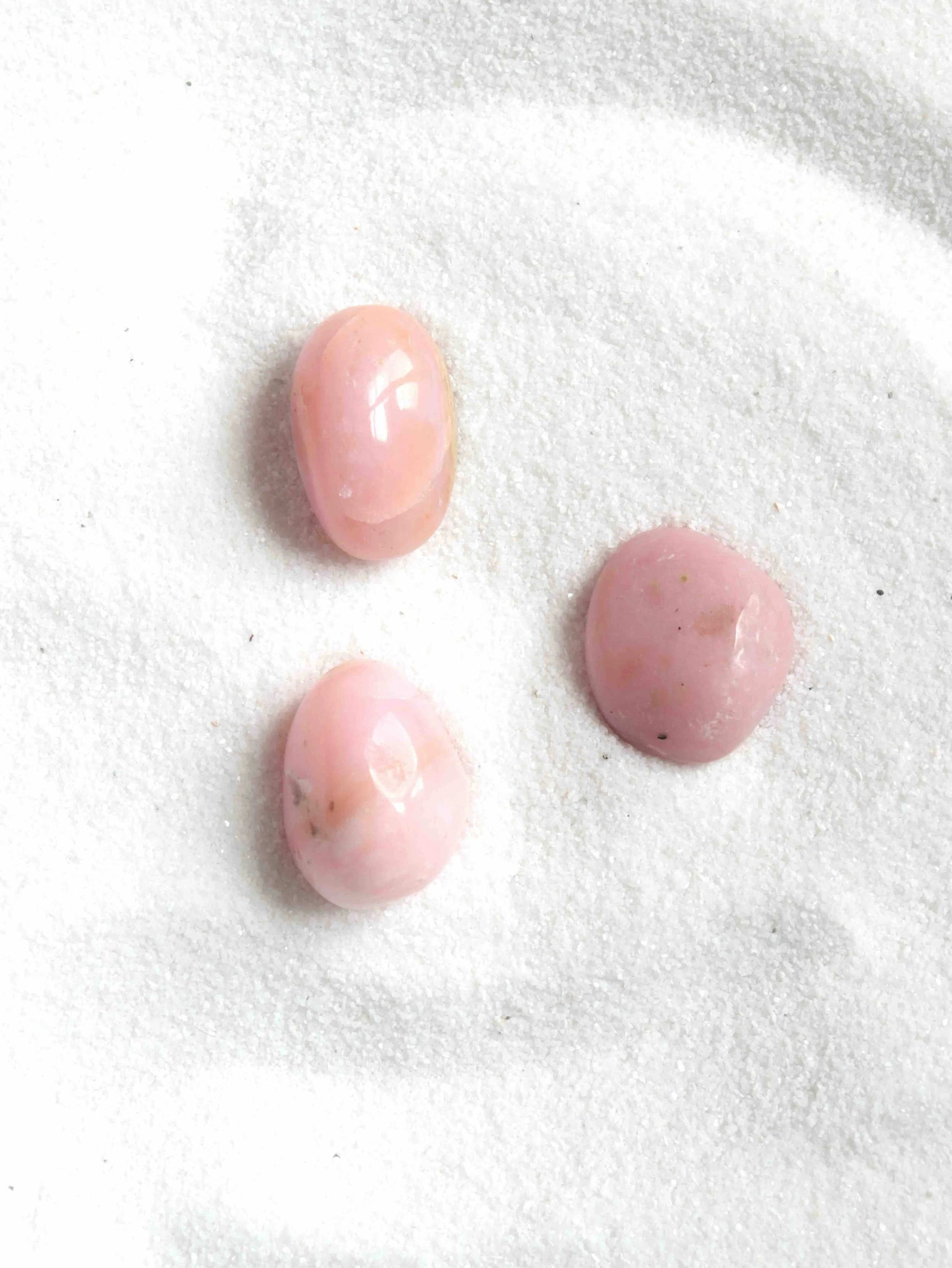 Opale rose - Pierre pour fluidifier les émotions - Lithothérapie - SOLYA - Boutique de cristaux, minéraux & lithothérapie en Belgique à Bruxelles, Uccle - Pierre éthique & naturelle