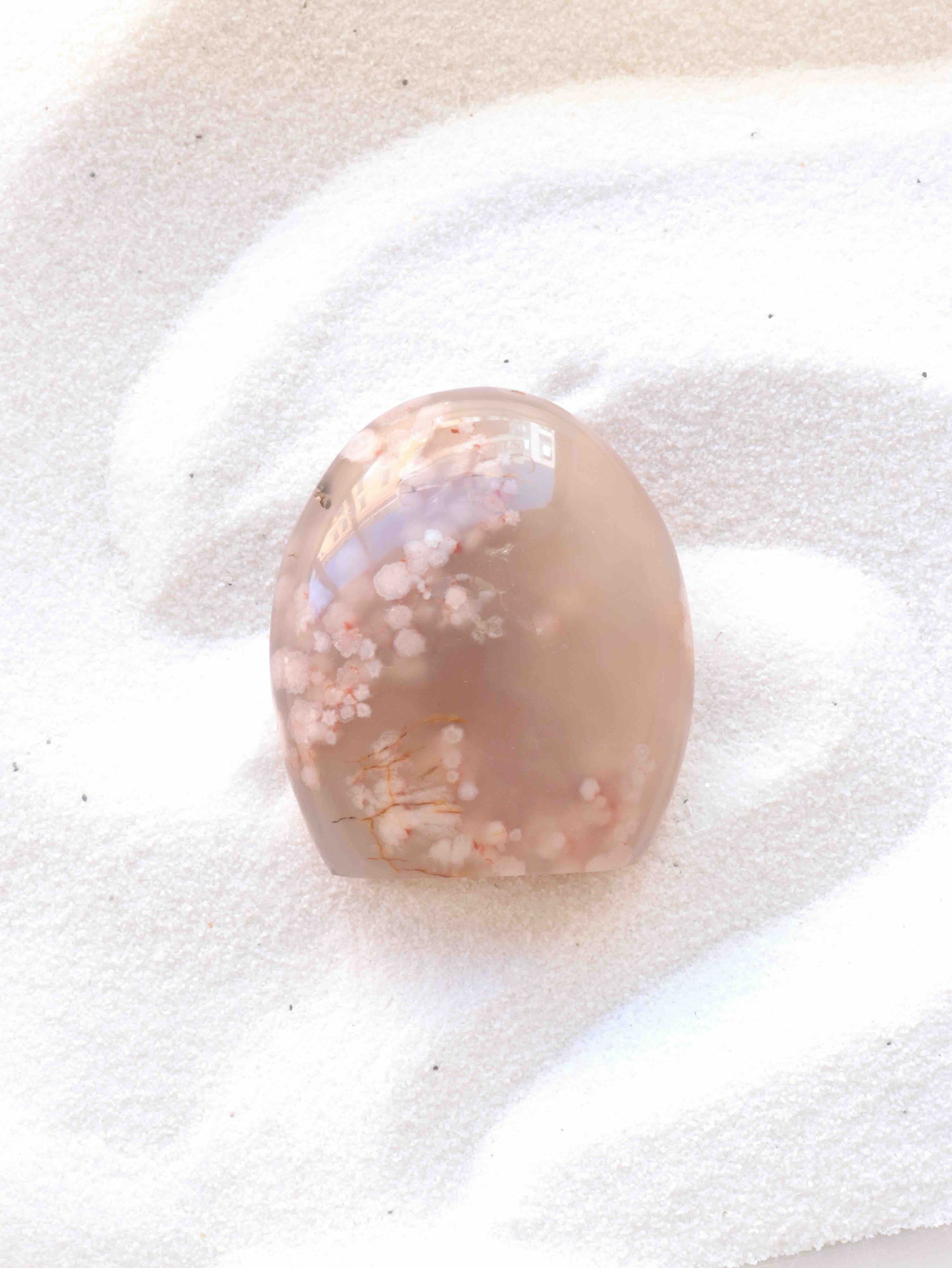 Dôme en Agate fleurie - Pierre pour le développement & le positivisme - SOLYA - Eshop de lithothérapie - Cristaux & minéraux - Pierres naturelles & éthiques - Belgique - France