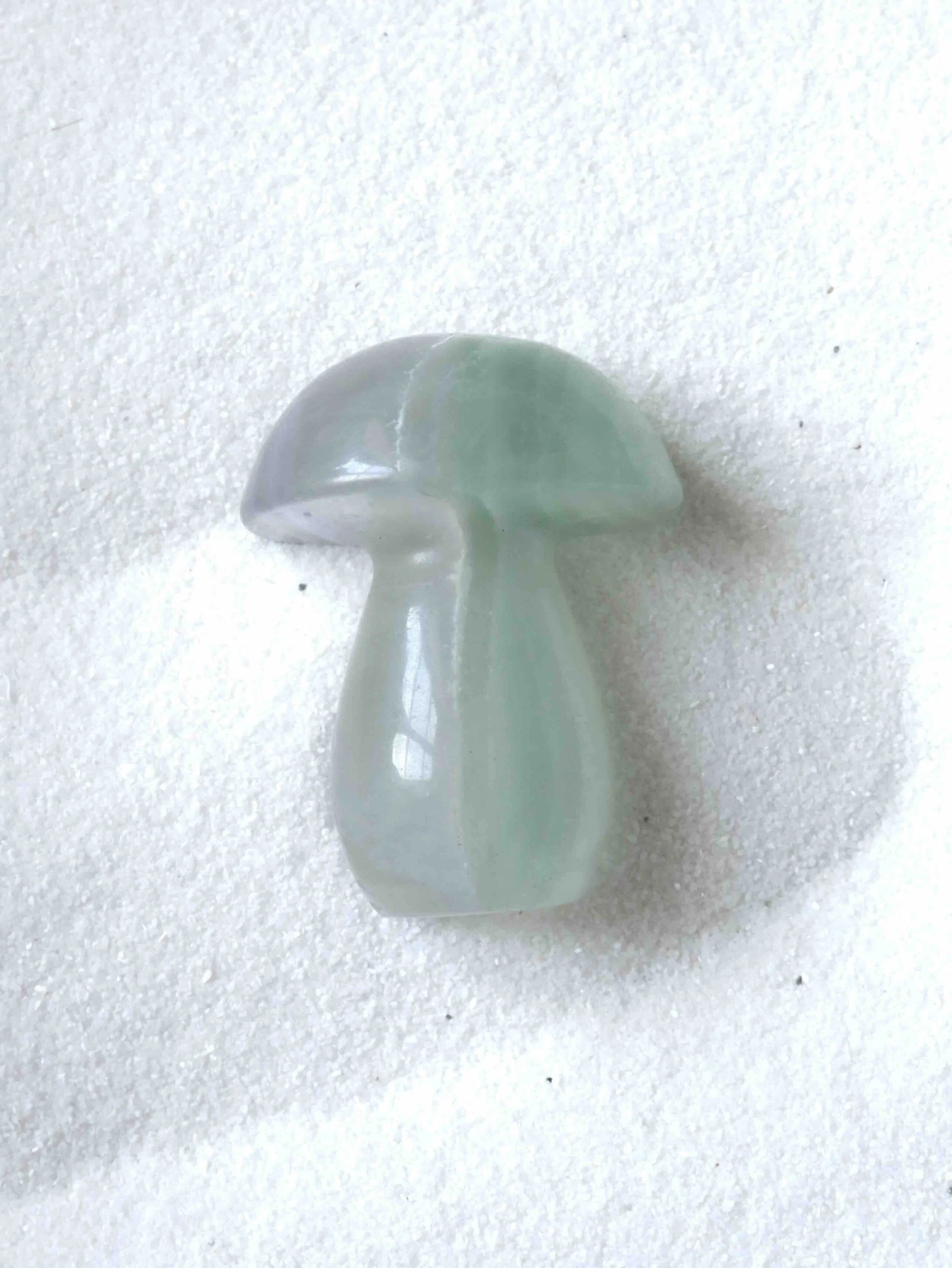 Champignon en Fluorite - Pierre pour la reconnection à son savoir & la détente - SOLYA - Eshop de lithothérapie - Boutique de bijoux, cristaux et minéraux en Belgique