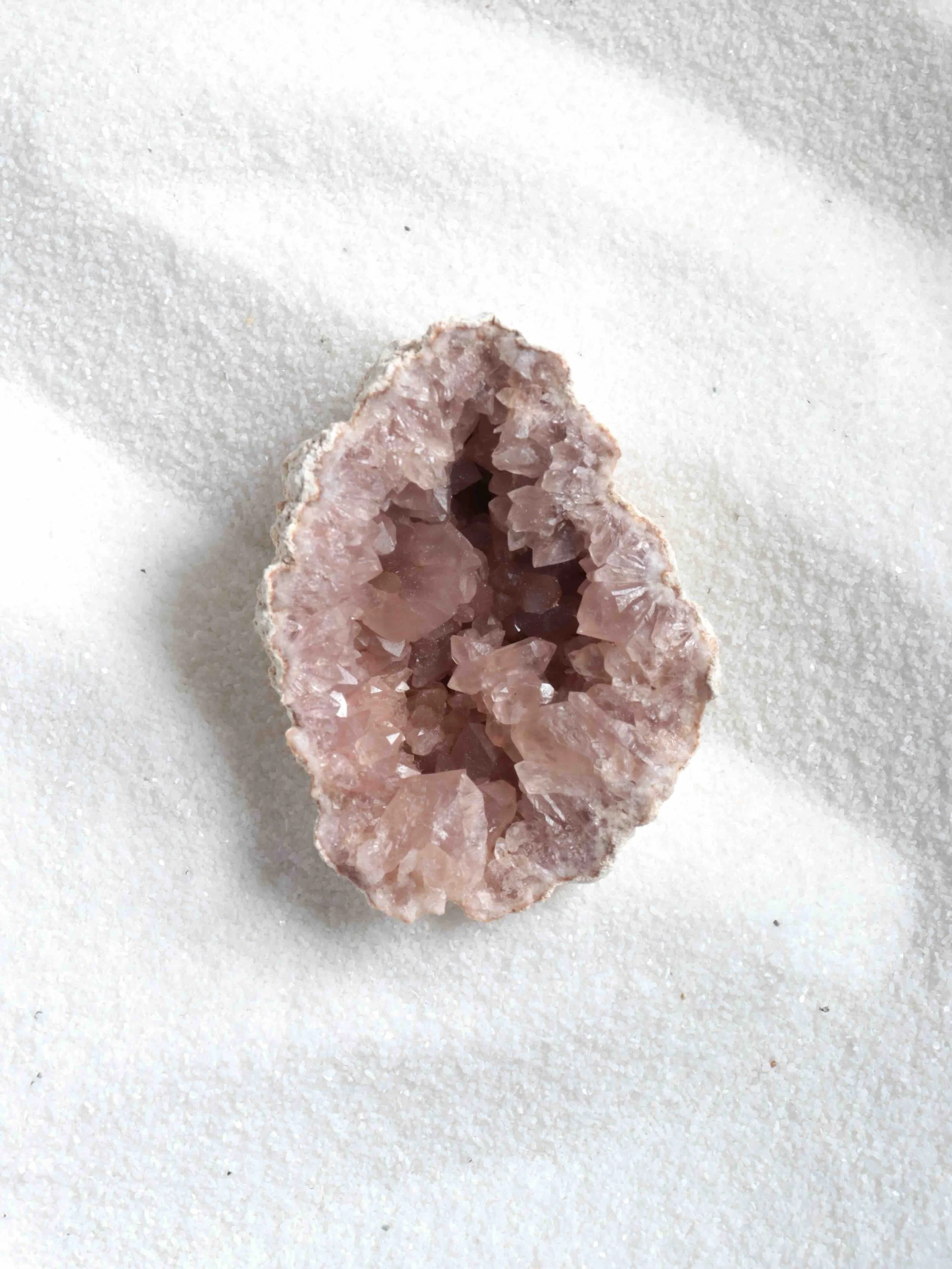 Améthyste rose - Pierre pour l'Intuition, l'apaisement & le Pouvoir - SOLYA - Cristaux, Minéraux - Eshop de Lithothérapie - France - Belgique - Pierre éthique - Boutique de pierres semi-précieuses