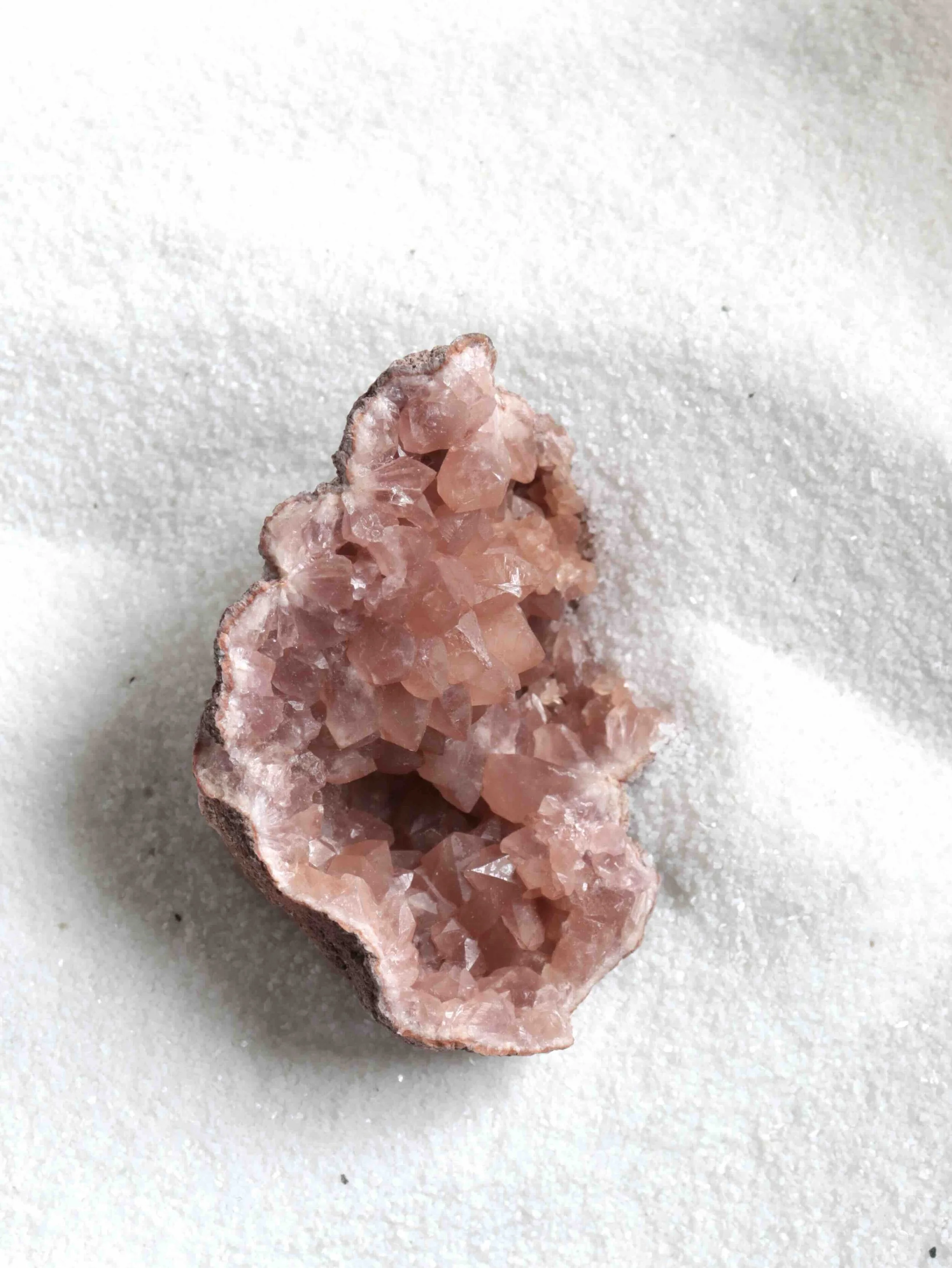 Améthyste rose - Pierre pour l'Intuition, l'apaisement & le Pouvoir - SOLYA - Cristaux, Minéraux - Eshop de Lithothérapie - France - Belgique - Pierre éthique - Boutique de pierres semi-précieuse
