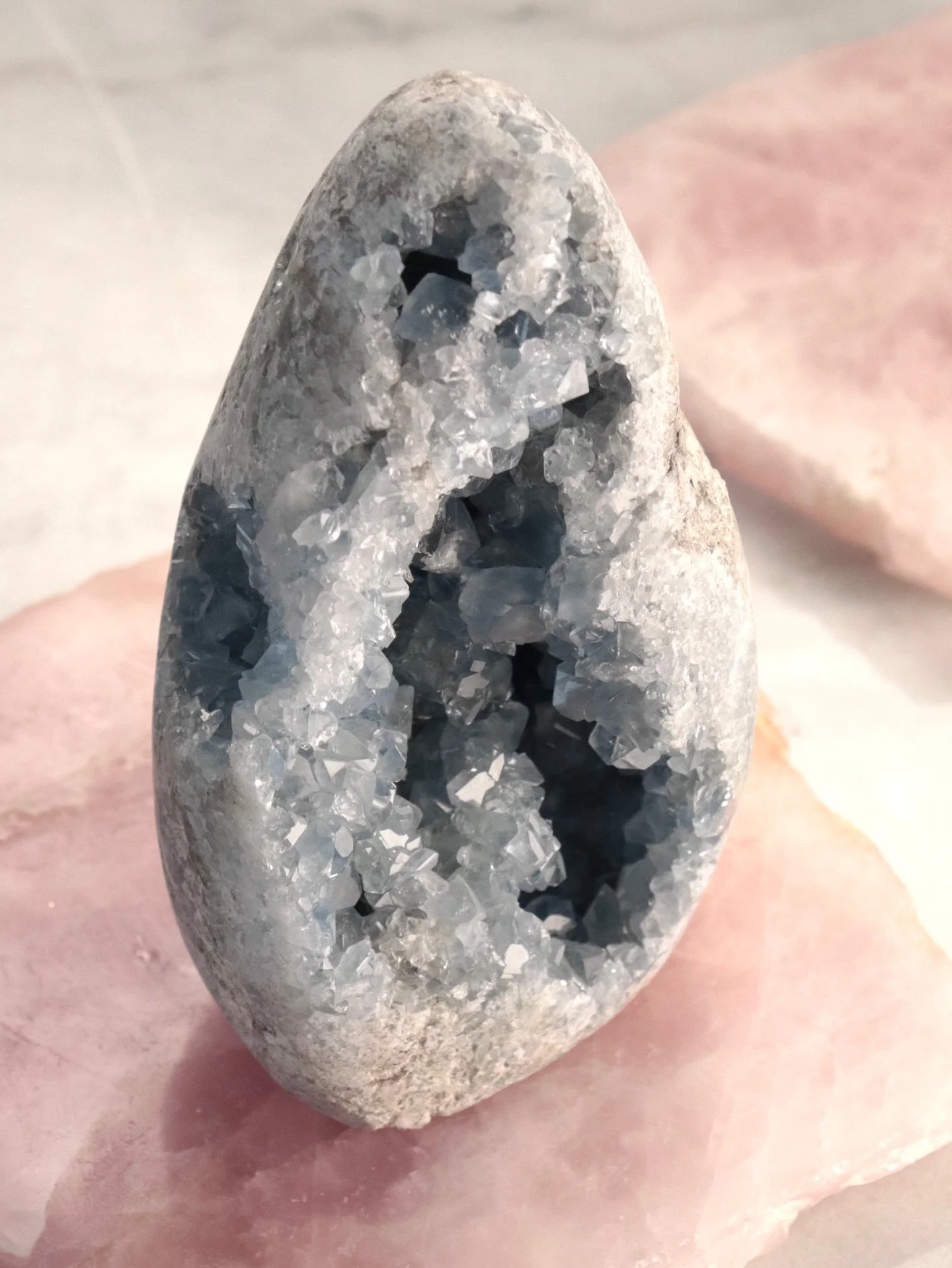 Ce soir, je vous montre un petit morceau de ciel&hellip;

En ce moment, avec la d&eacute;couverte de mon r&ocirc;le de maman, j&rsquo;ai besoin d&rsquo;objets qui m&rsquo;apaisent juste en les regardant. C&rsquo;est exactement ce que fait la C&eacute