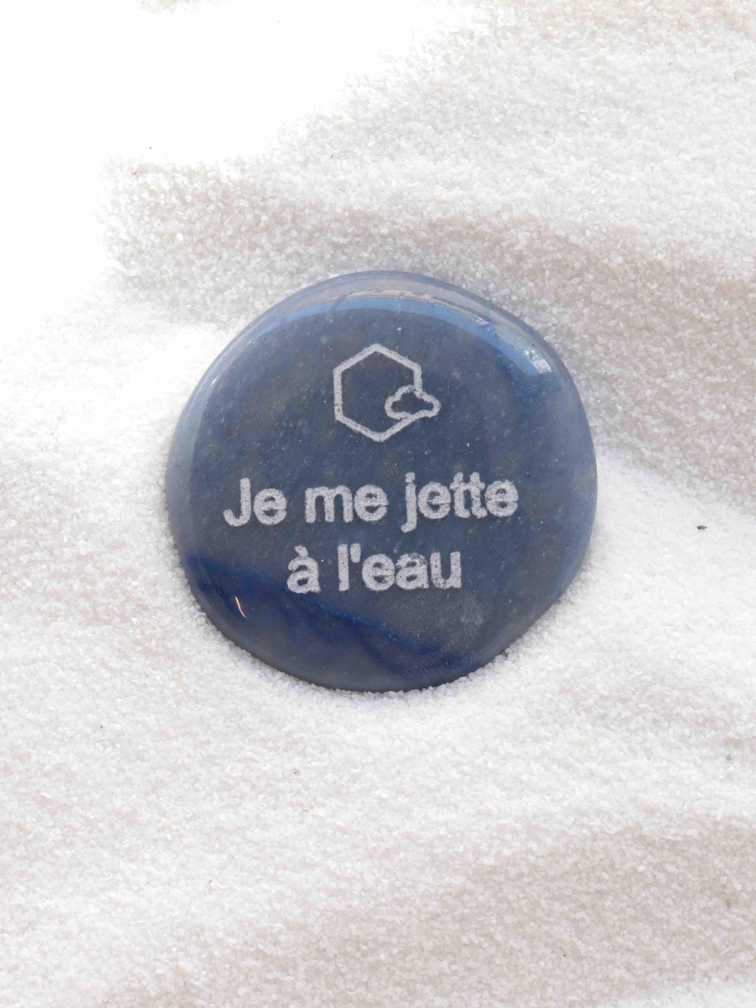 Aventurine bleue gravée - Se jeter à l'eau