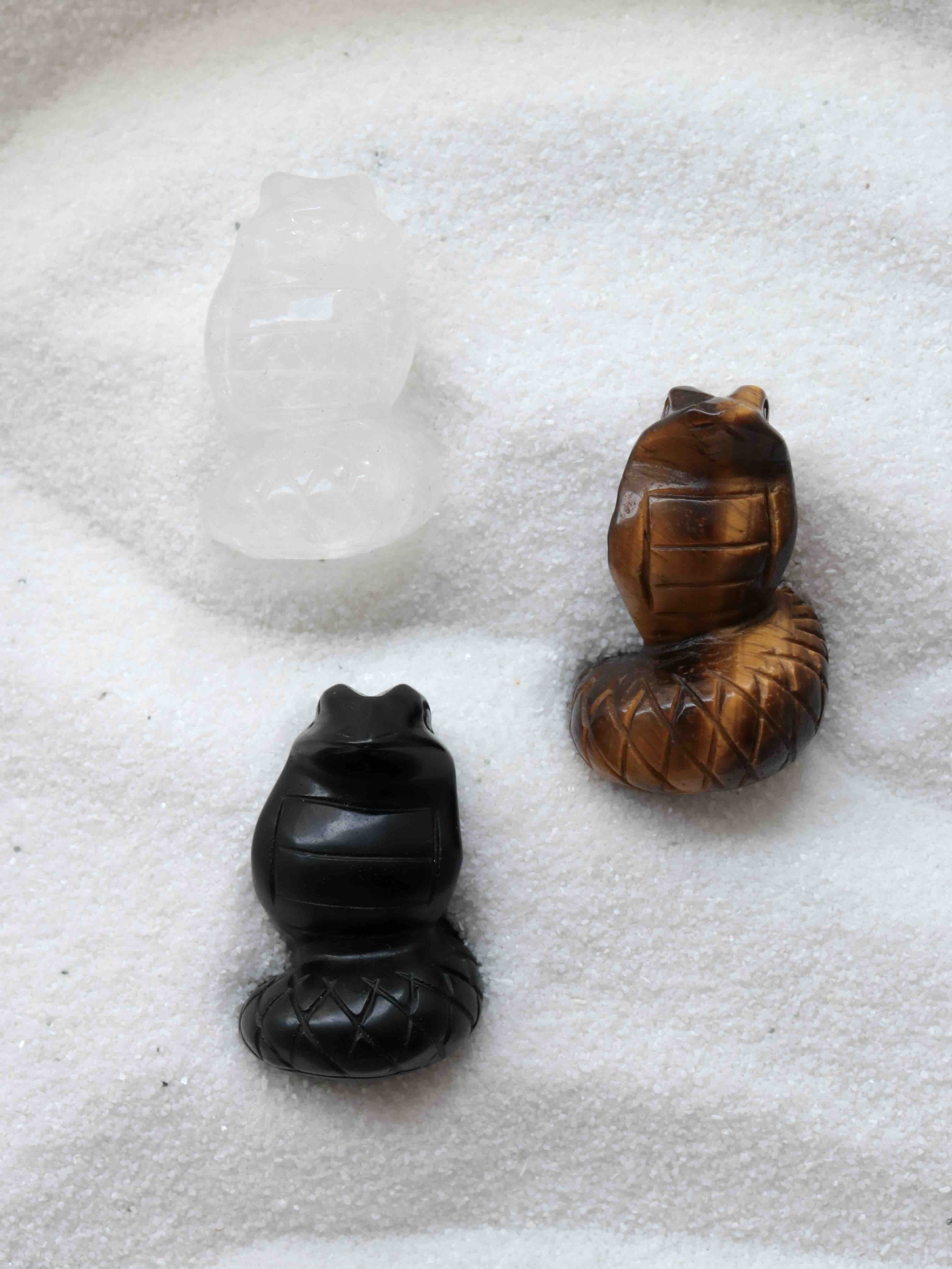 Petit cobras en pierres naturelles - SOLYA - Boutique de bijoux, cristaux & minéraux en Belgique à Bruxelles