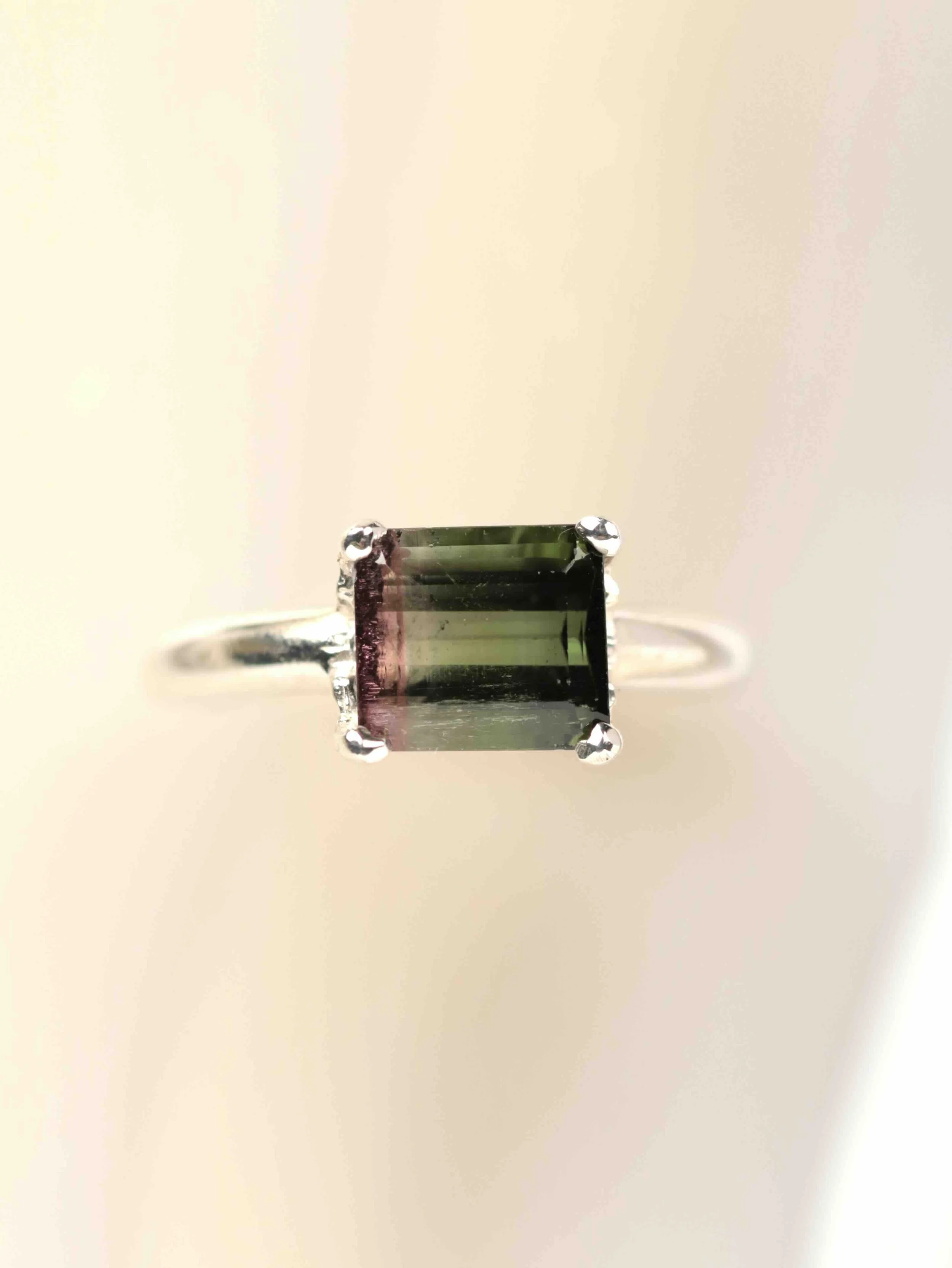 Bague en Tourmaline melon d'eau & Argent 925 - Pierre pour la confiance & l'ouverture - SOLYA - Eshop de lithothérapie - Magasin de pierres éthiques en Belgique - Bijoux, cristaux & minéraux