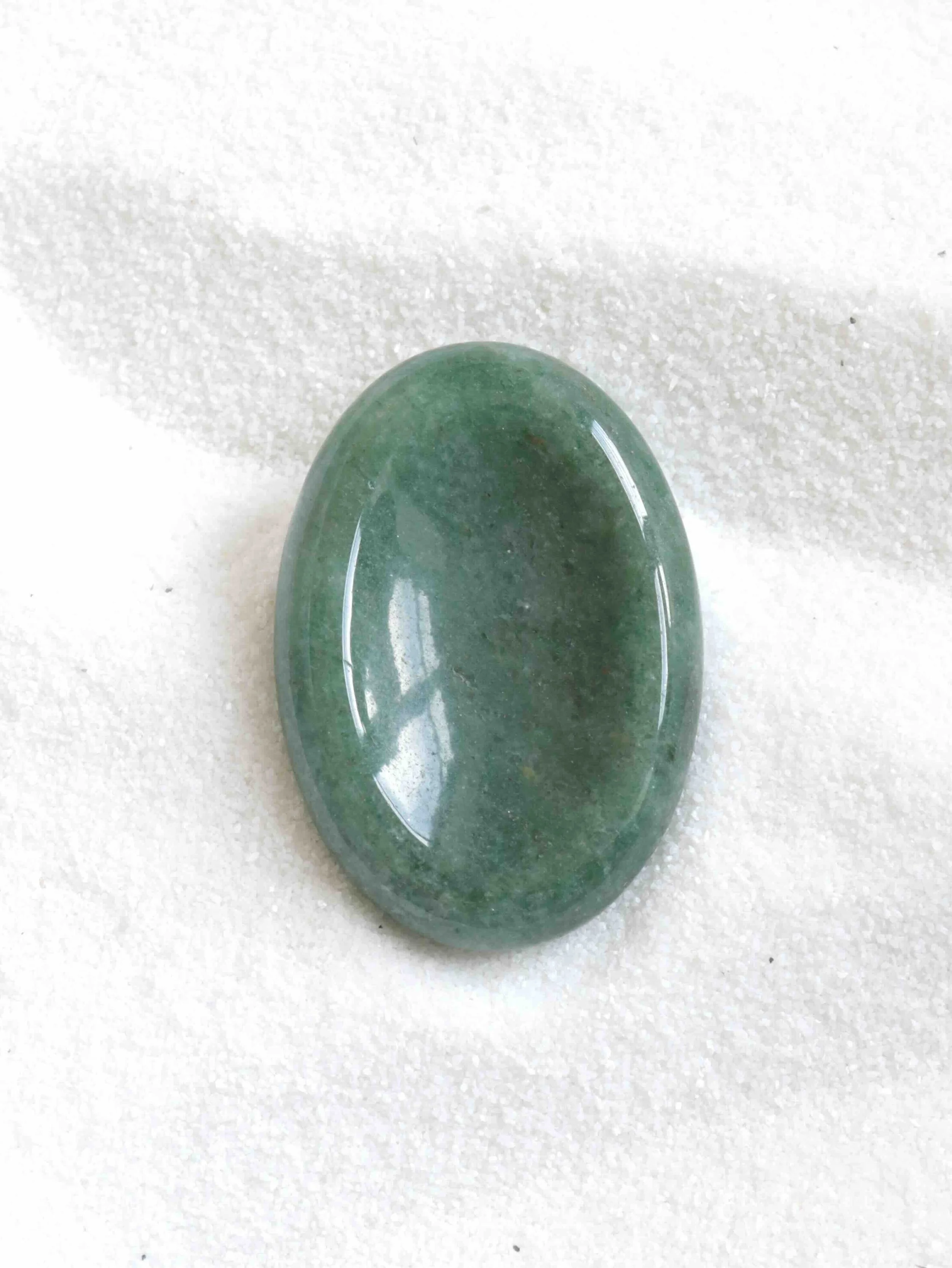 Pierre anti-stress Aventurine - Worry stone pour la confiance - SOLYA - Eshop de lithothérapie - Cristaux & minéraux - Belgique