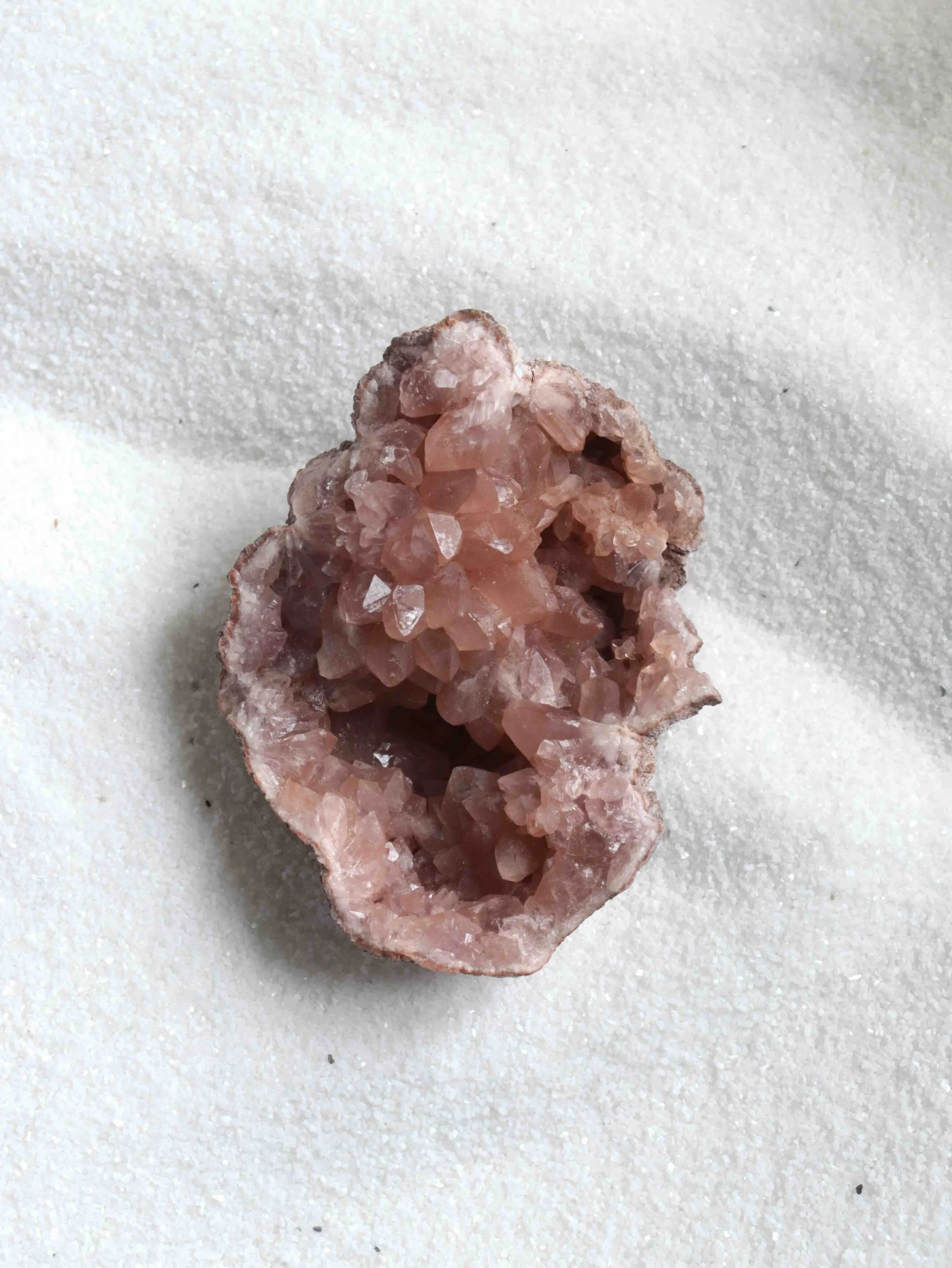 Améthyste rose - Pierre pour l'Intuition, l'apaisement & le Pouvoir - SOLYA - Cristaux, Minéraux - Eshop de Lithothérapie - France - Belgique - Pierre éthique - Boutique de pierres semi-précieuse
