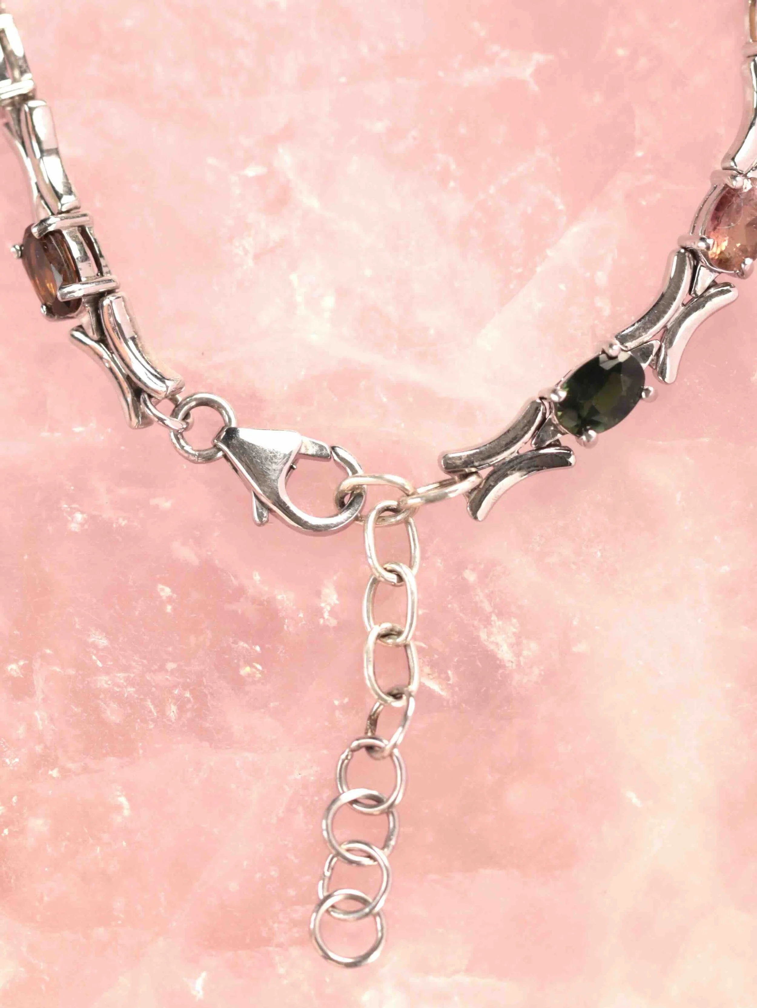 Bracelet Tourmalines multicolores & Argent 925 - Pierre pour la confiance seraine & l'ouverture - SOLYA - Eshop de lithothérapie - Magasin de pierres éthiques en Belgique - Bijoux & minéraux