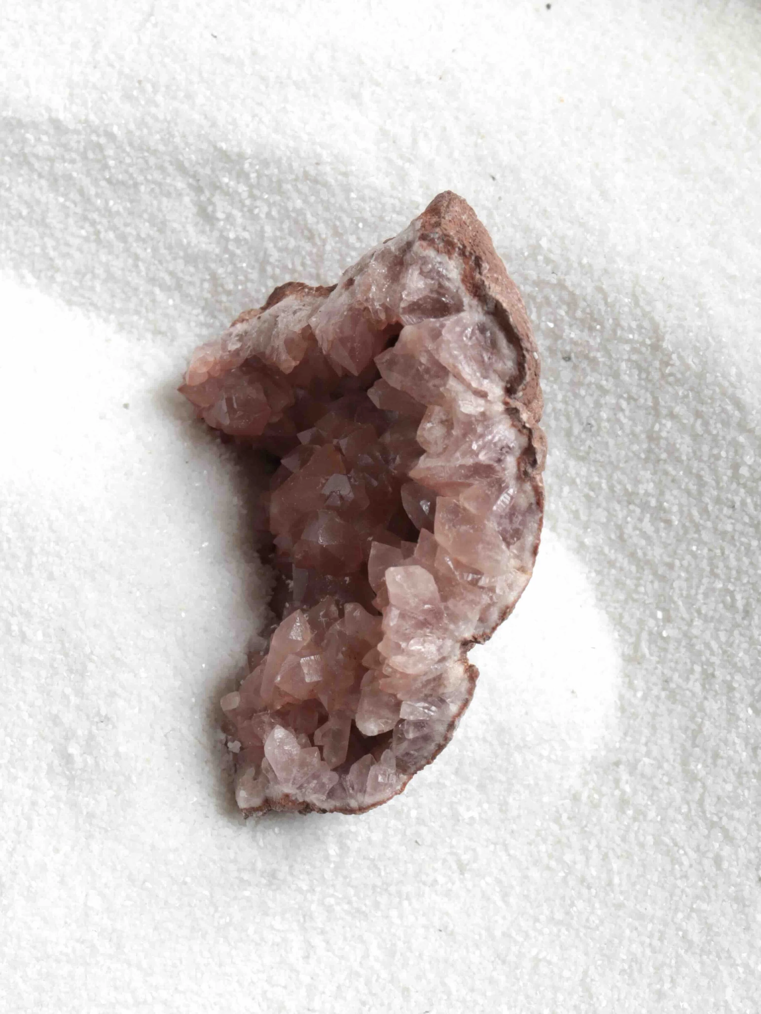 Améthyste rose - Pierre pour l'Intuition, l'apaisement & le Pouvoir - SOLYA - Cristaux, Minéraux - Eshop de Lithothérapie - France - Belgique - Pierre éthique - Boutique de pierres semi-précieuse