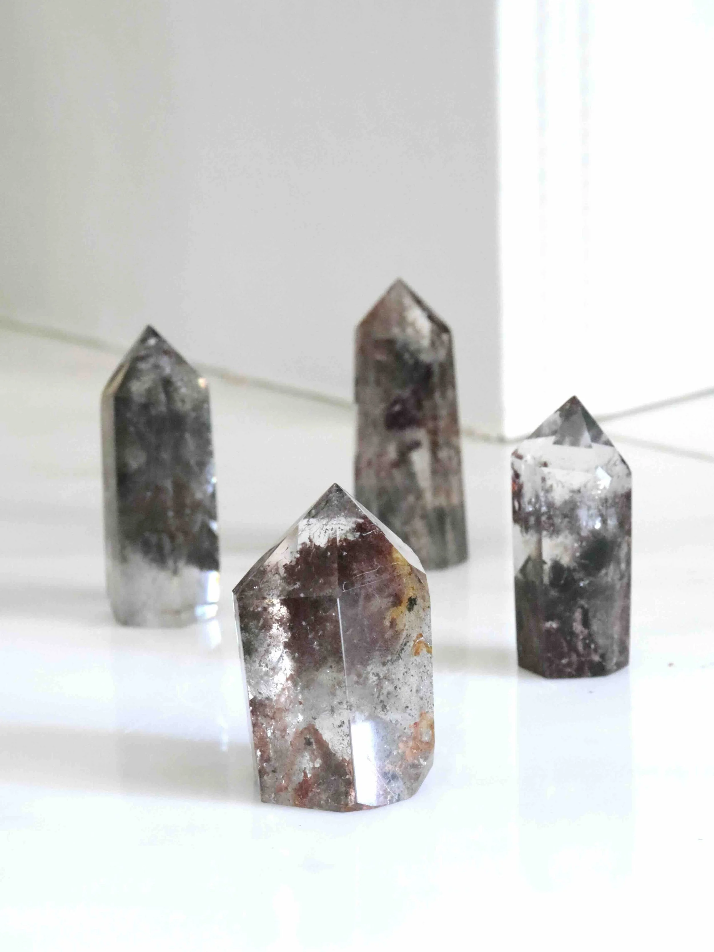 Quartz Lodolite - Pierre pour Cultiver son jardin - SOLYA - Cristaux, Minéraux & Bonnes énergies - Lithothérapie - Belgique - Pierre naturelle - Pierre éthique
