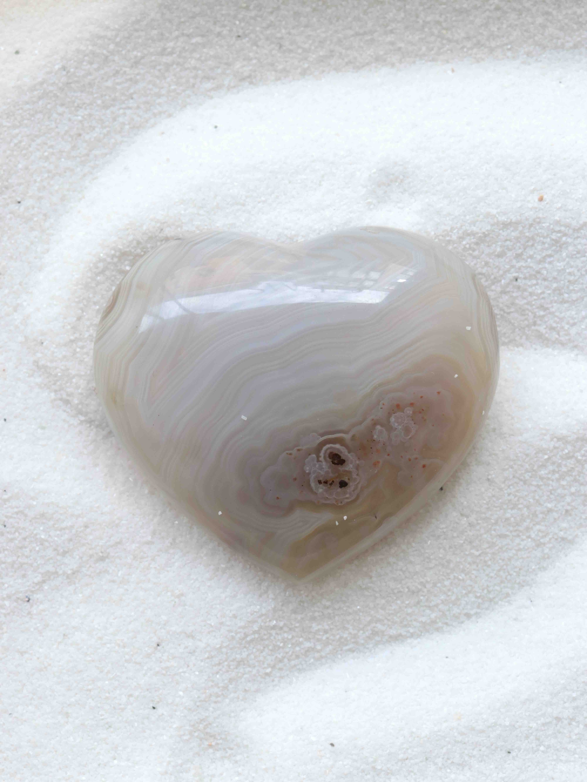 Cœur en Agate - Pierre pour le courage & Chance - SOLYA - Lithothérapie - Achat en ligne de Cristaux, Minéraux & Bonnes énergies - Eshop de pierres naturelles & éthiques - France - Belgique
