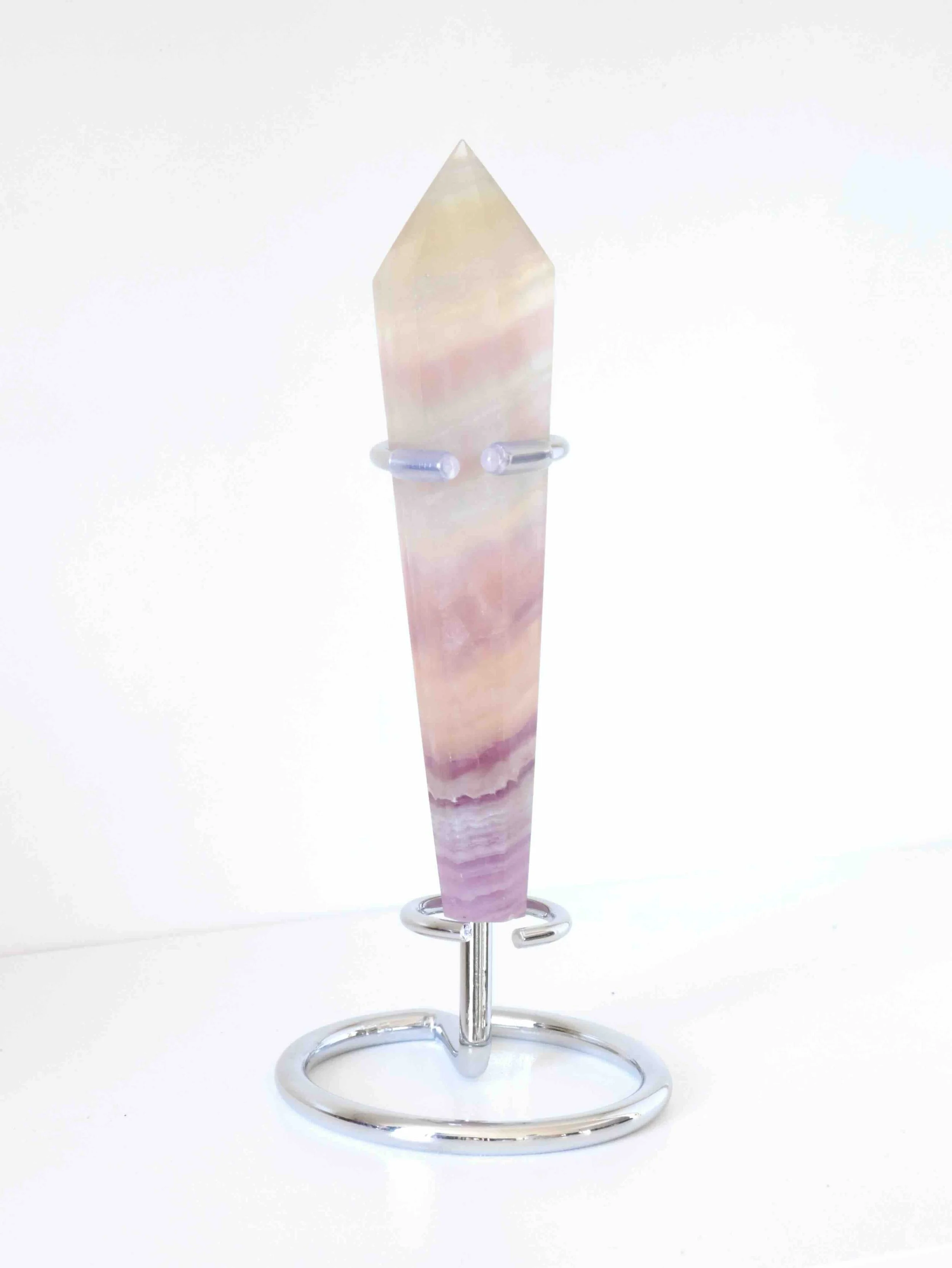 2 - Sceptre de Fluorite multicolore - Pierre pour se détendre & se reconnecter à son savoir - SOLYA - Eshop de lithothérapie - Magasin de pierres éthiques & naturelles en Belgique