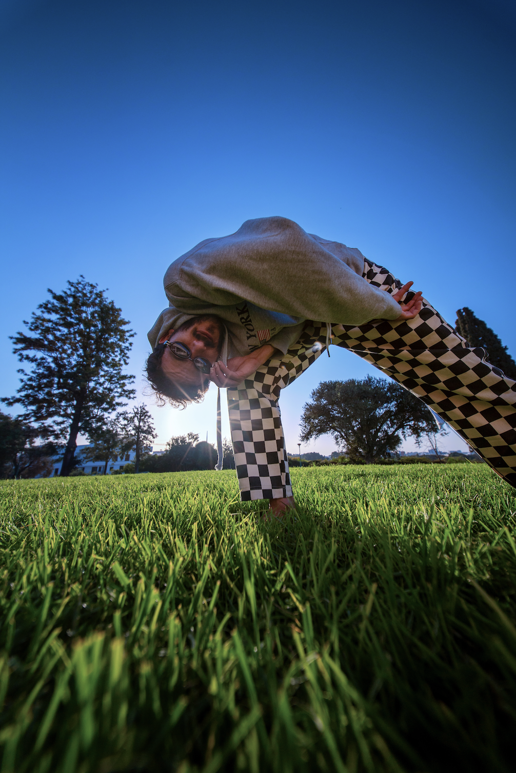 "Romi Peles Drops New Single Ahead of Break Up Album"