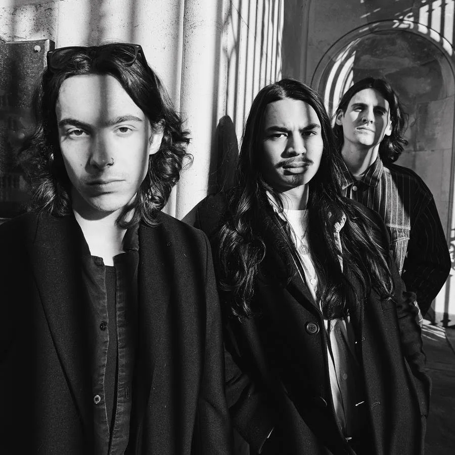 "Bloodworm Set to Support Suede This January"