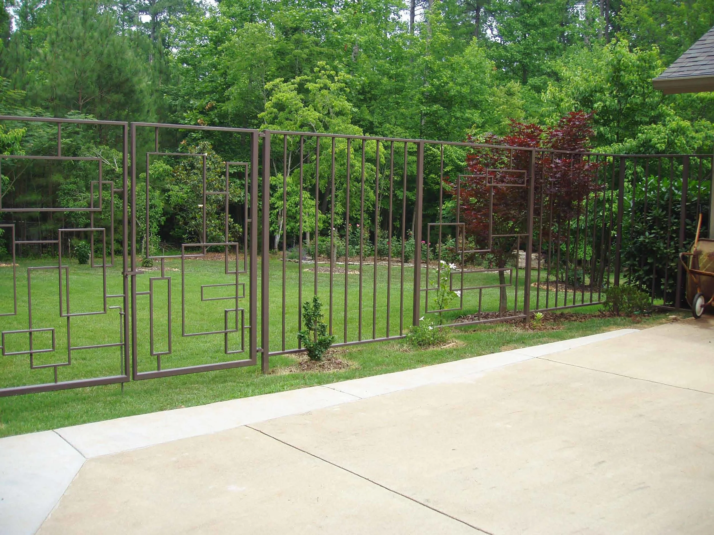 modern style deer fencing