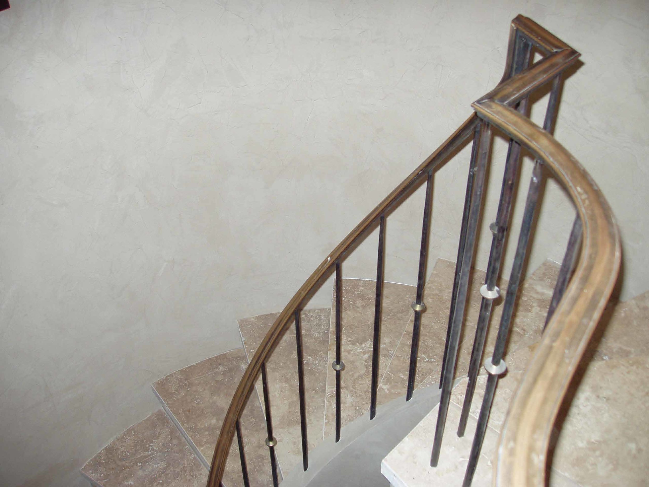 circular rail with bronze cap
