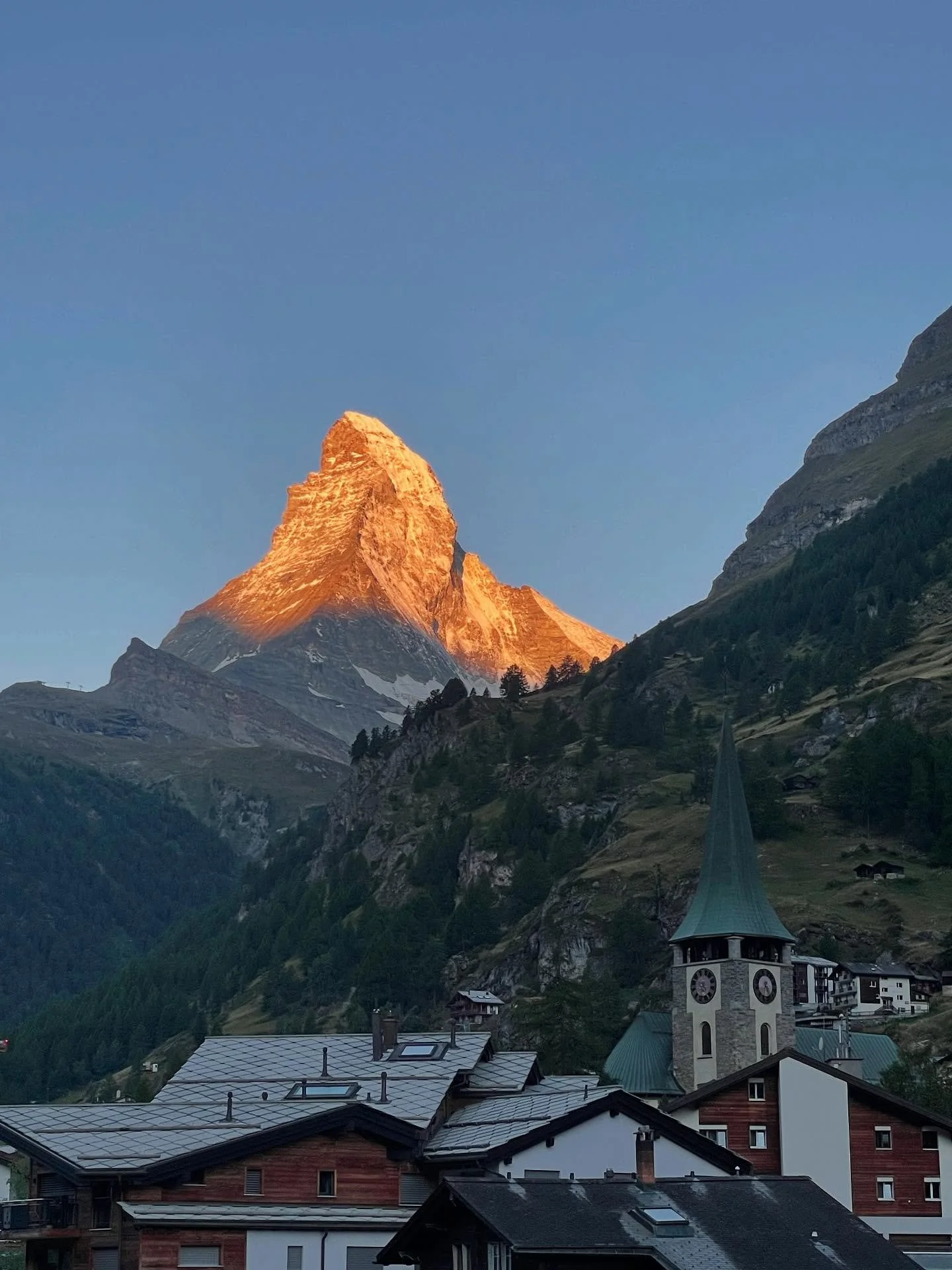 Hello morning 🌸
Hello day 🌼
.
.
.
.
.
.
.
.

#matterhorn 
#zermatt 
#HelloMorning
#HelloDay
#mindfulkiosk